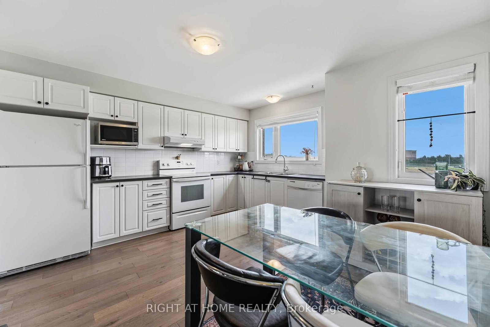 354 Brettonwood Ridge, Ottawa, ON — photo 3