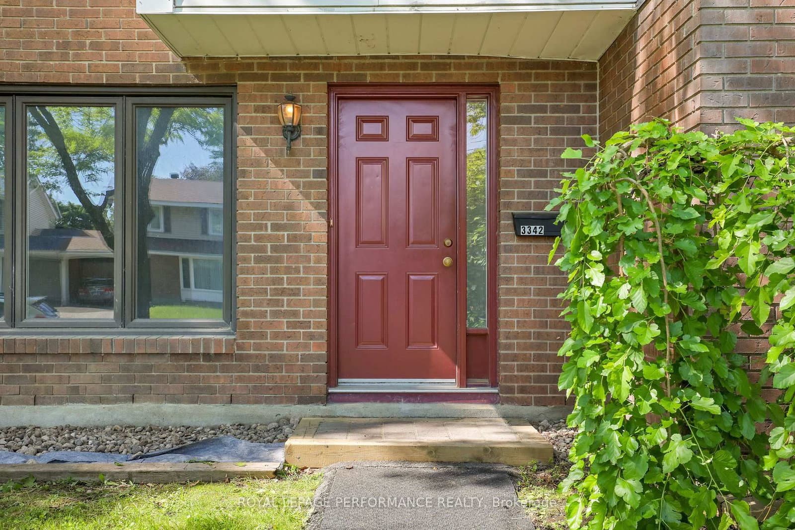 10 - 3342 Southgate Road, Ottawa, ON