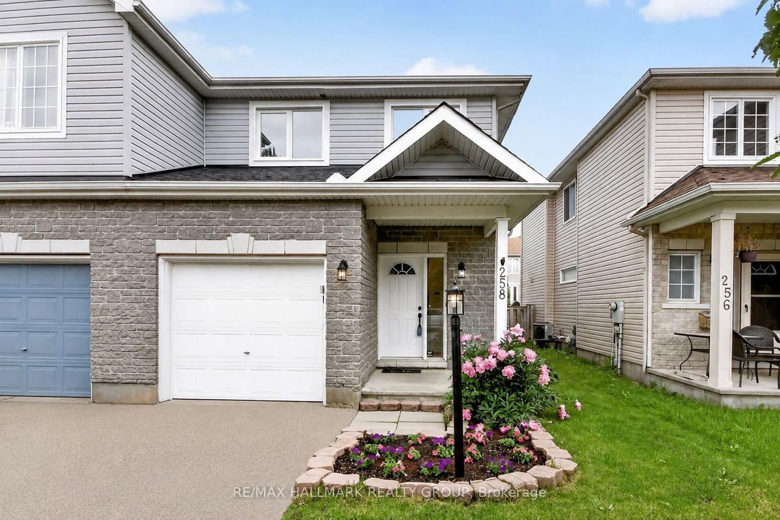 258 Deerfox Drive, Ottawa, ON