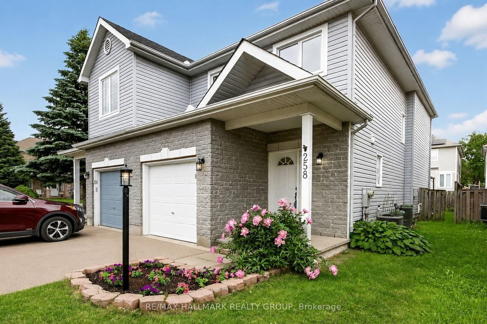 258 Deerfox Drive, Ottawa, ON — photo 2