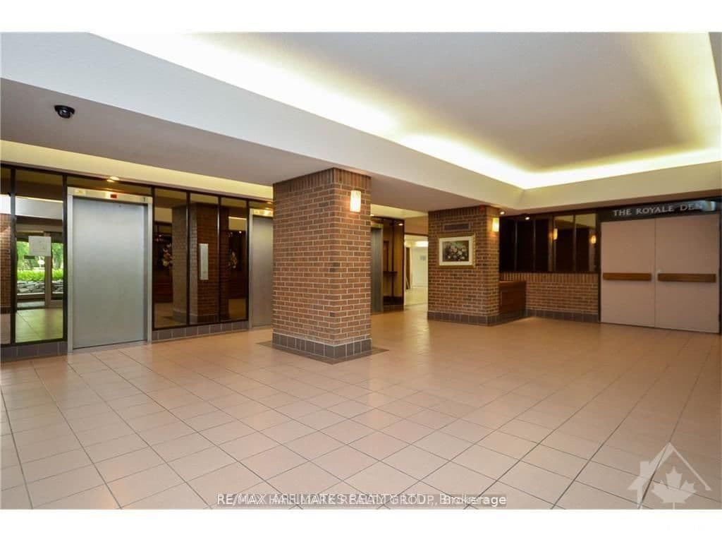 1806 - 1380 Prince Of Wales Drive, Ottawa, ON — photo 2