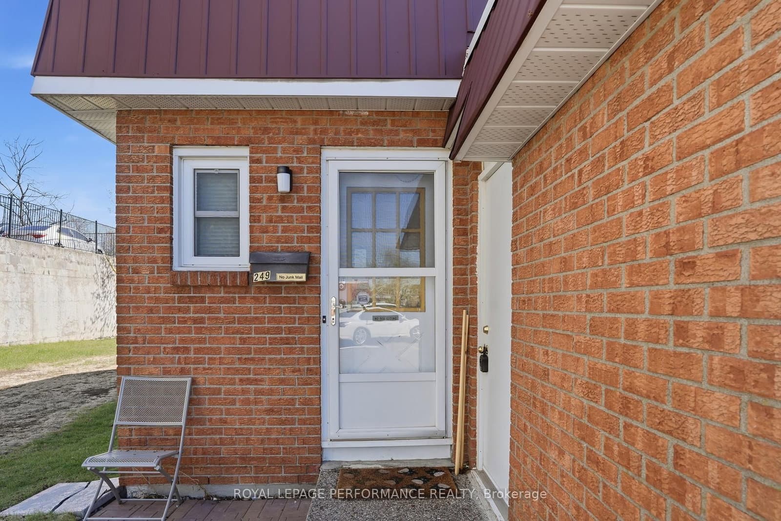 94 - 249 Romulus Private, Ottawa, ON — photo 2