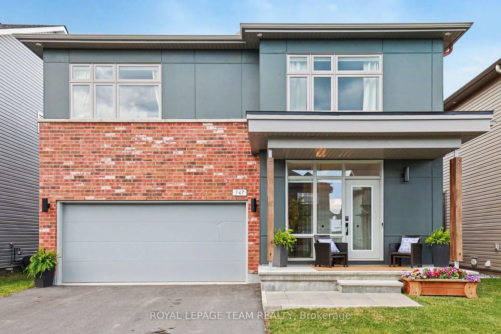 747 Petanque Crescent, Ottawa, ON