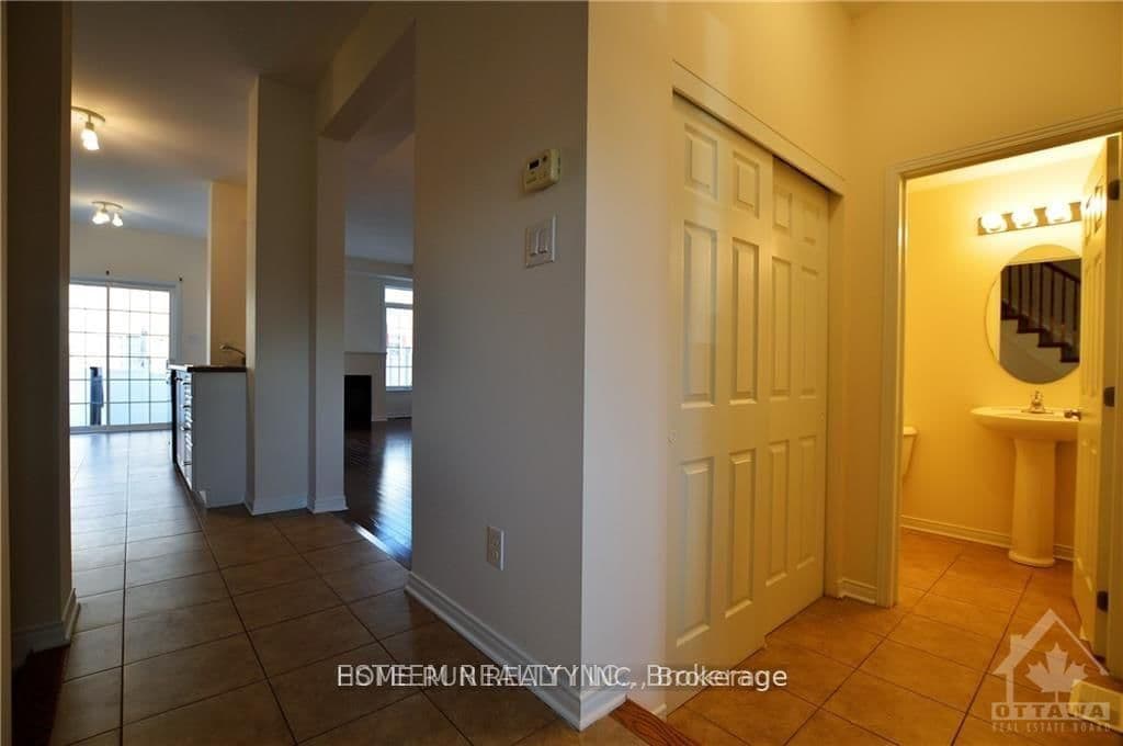 567 Ashbourne Crescent, Ottawa, ON — photo 3