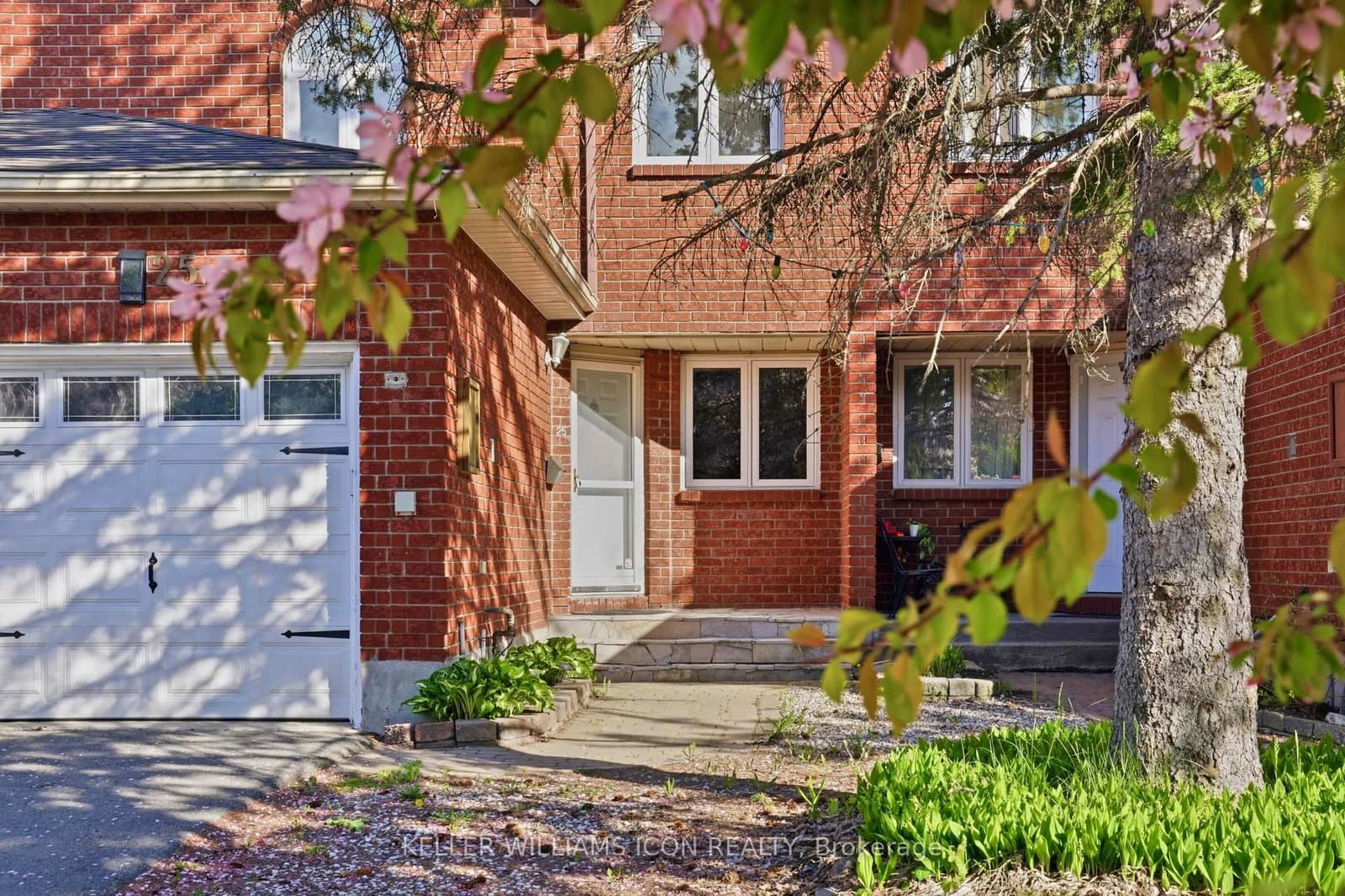 25 Robarts Crescent, Ottawa, ON — photo 2