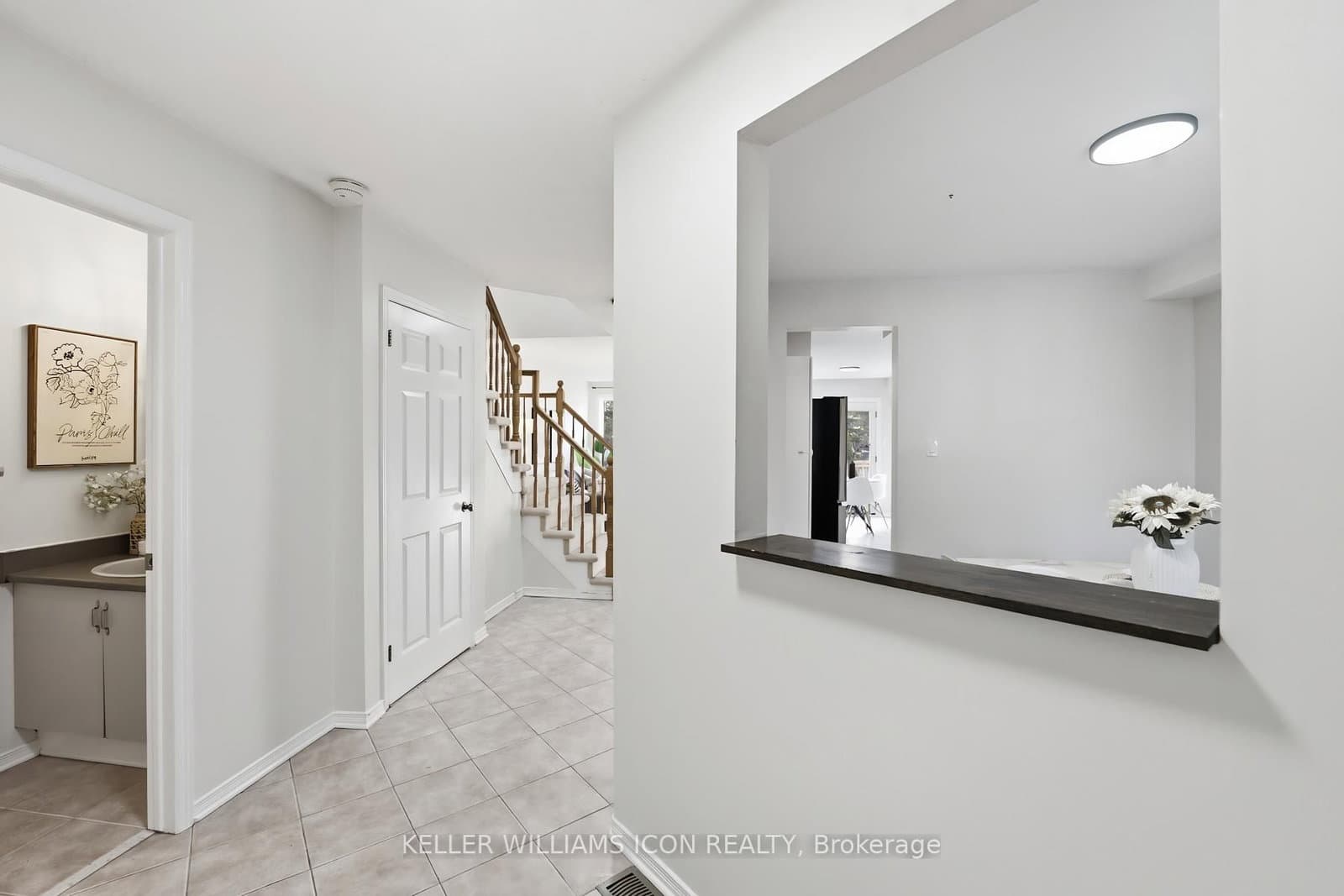 25 Robarts Crescent, Ottawa, ON — photo 3