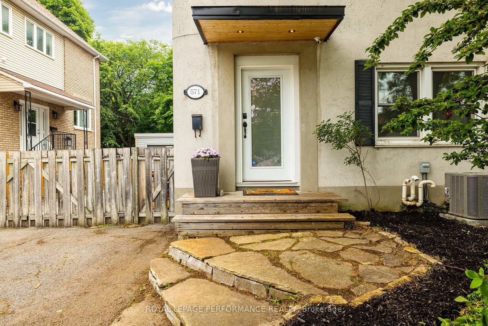 571 Churchill Avenue, Ottawa, ON