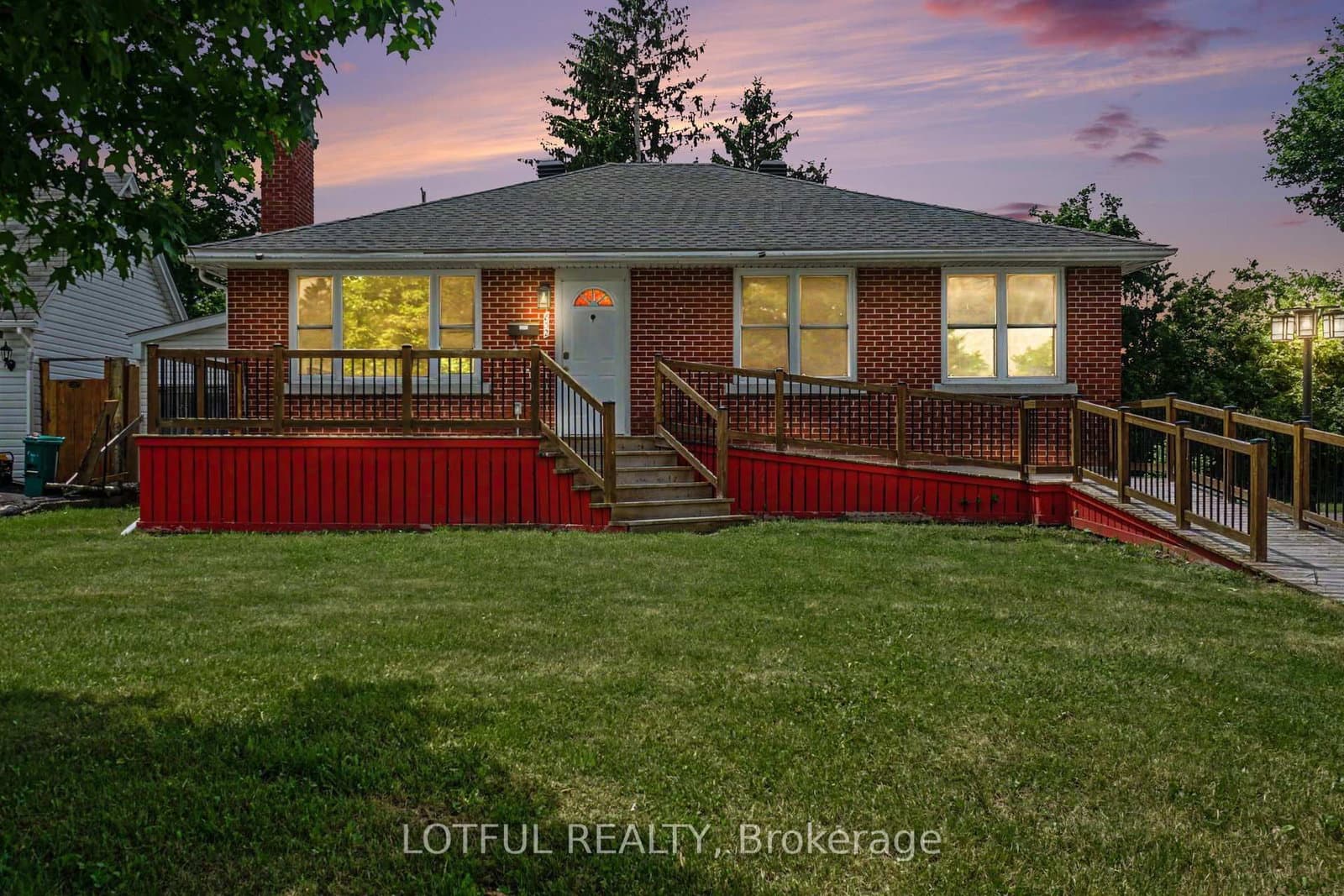 832 Rex Avenue, Ottawa, ON