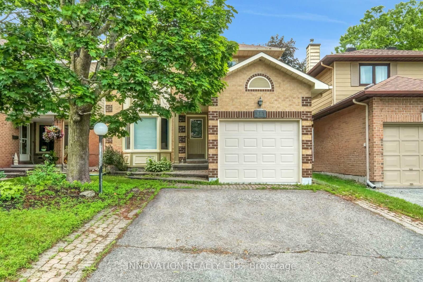 111 Beechfern Drive, Stittsville, ON