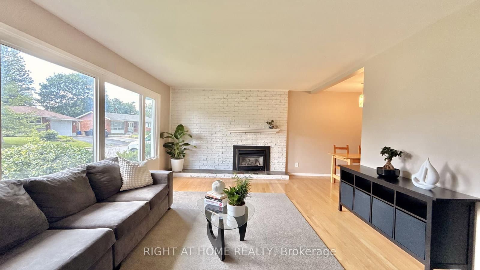 989 GOREN Avenue, Ottawa, ON — photo 2