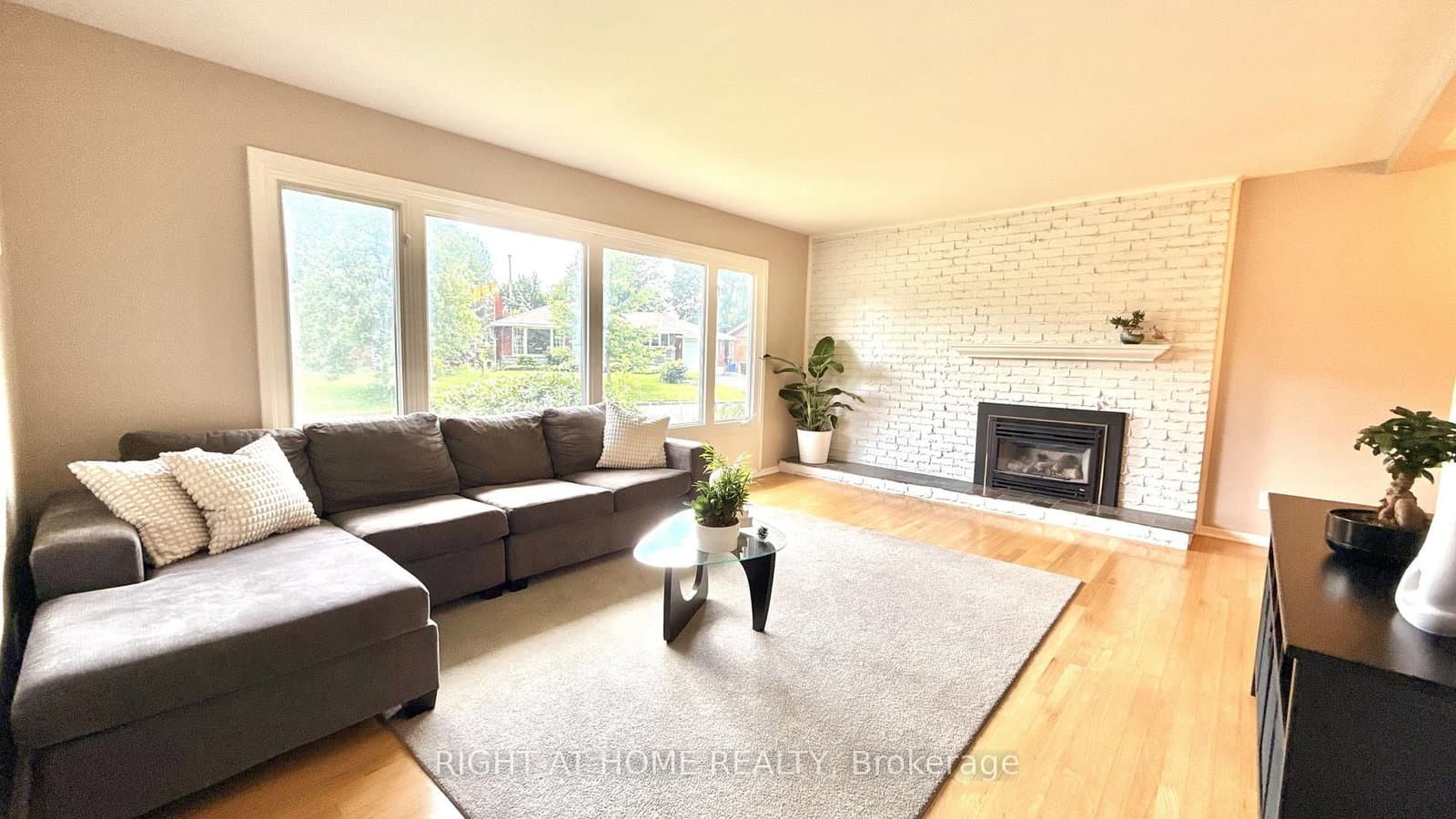 989 GOREN Avenue, Ottawa, ON — photo 3