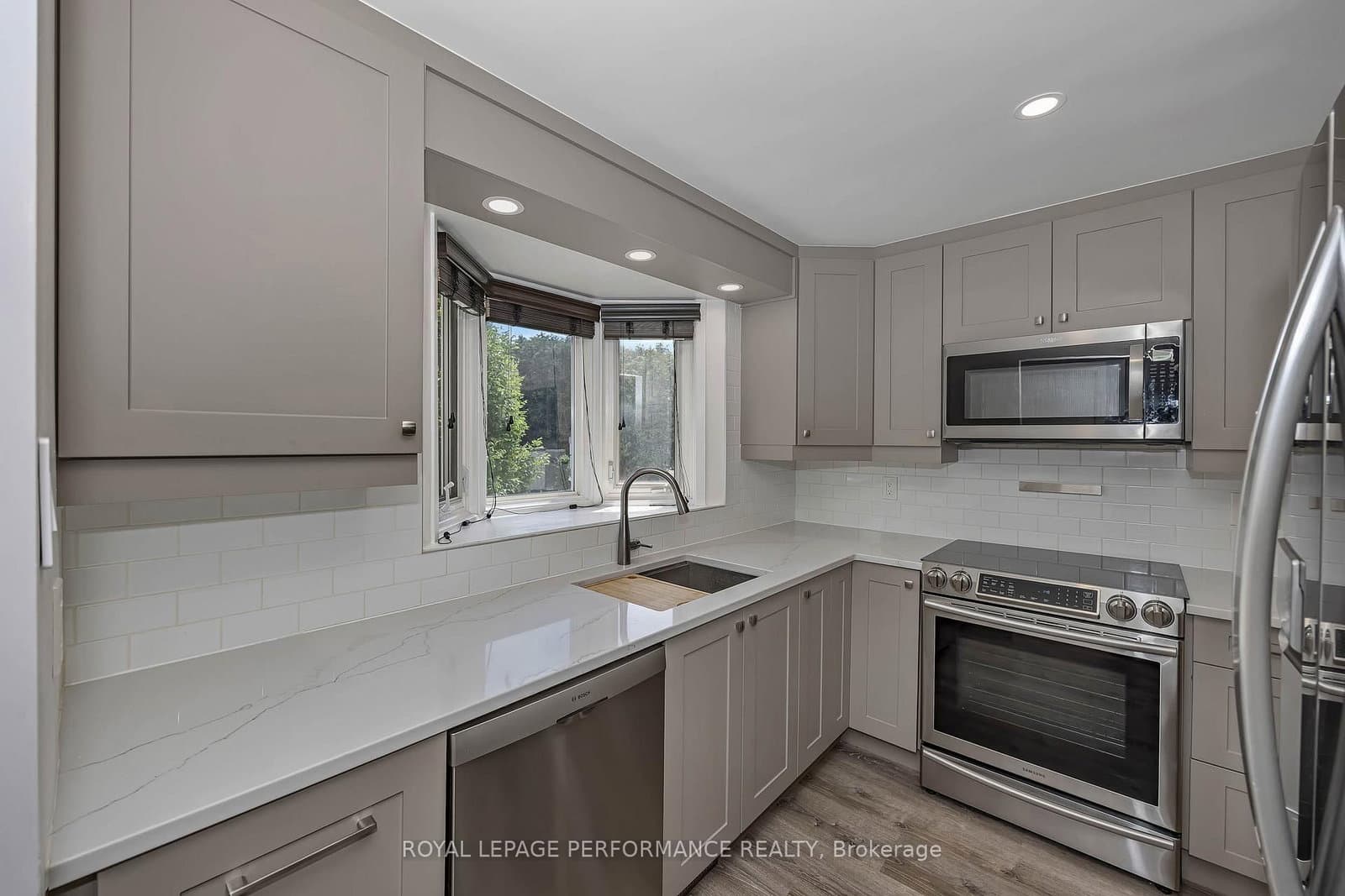 A - 1780 Lamoureux Drive, Ottawa, ON — photo 3