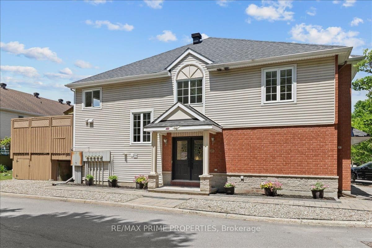 201 Gladeview Private, Ottawa, ON — photo 2
