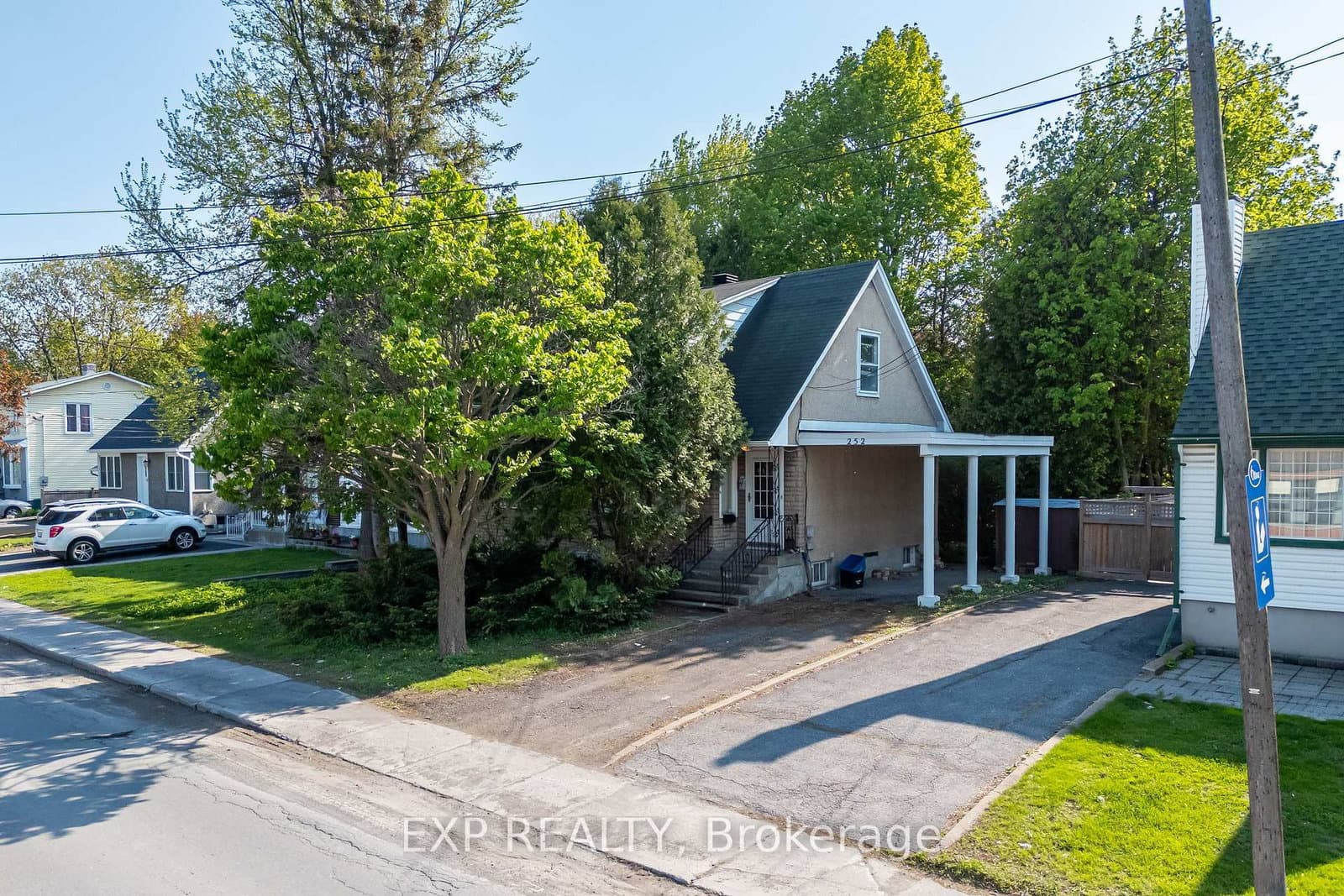 252 Woodroffe Avenue, Ottawa, ON