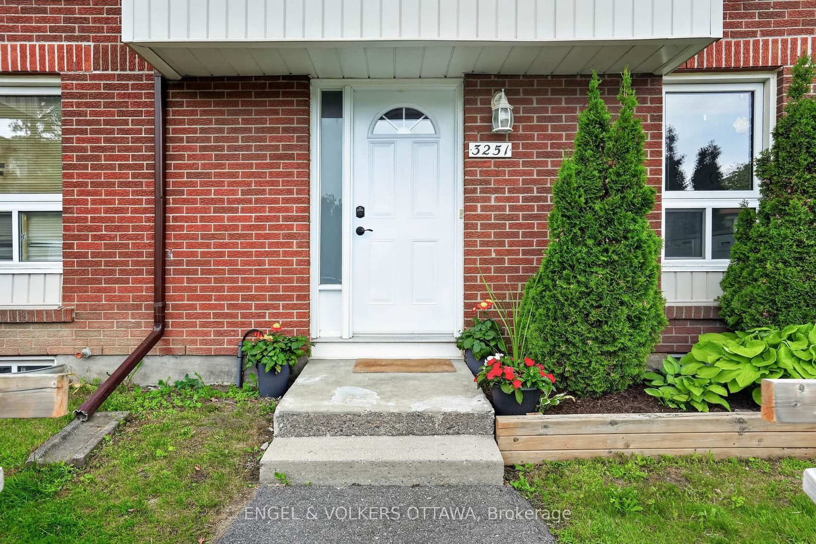 46 - 3251 Bannon Way, Ottawa, ON — photo 2