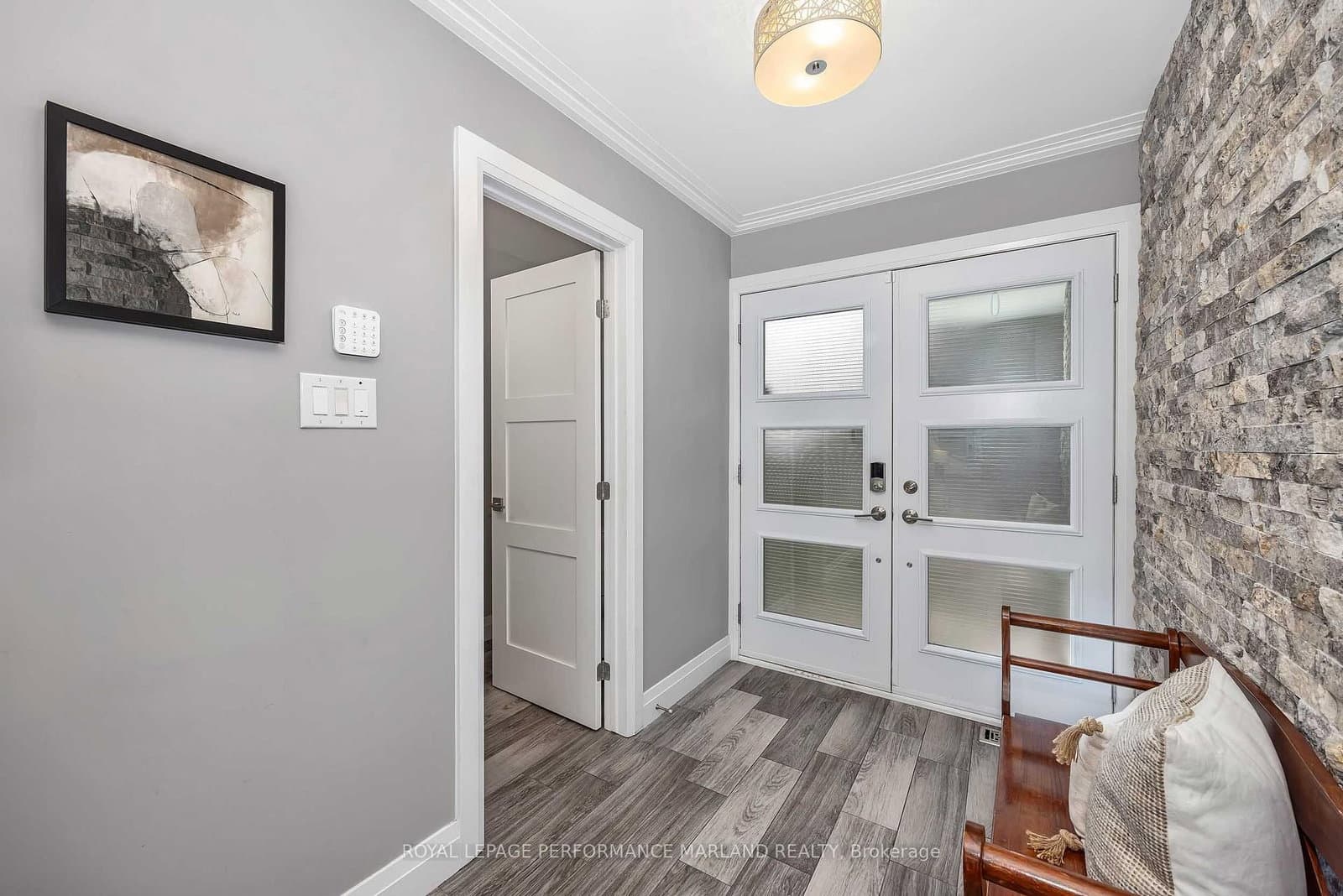 1581 Dorion Avenue, Ottawa, ON — photo 2