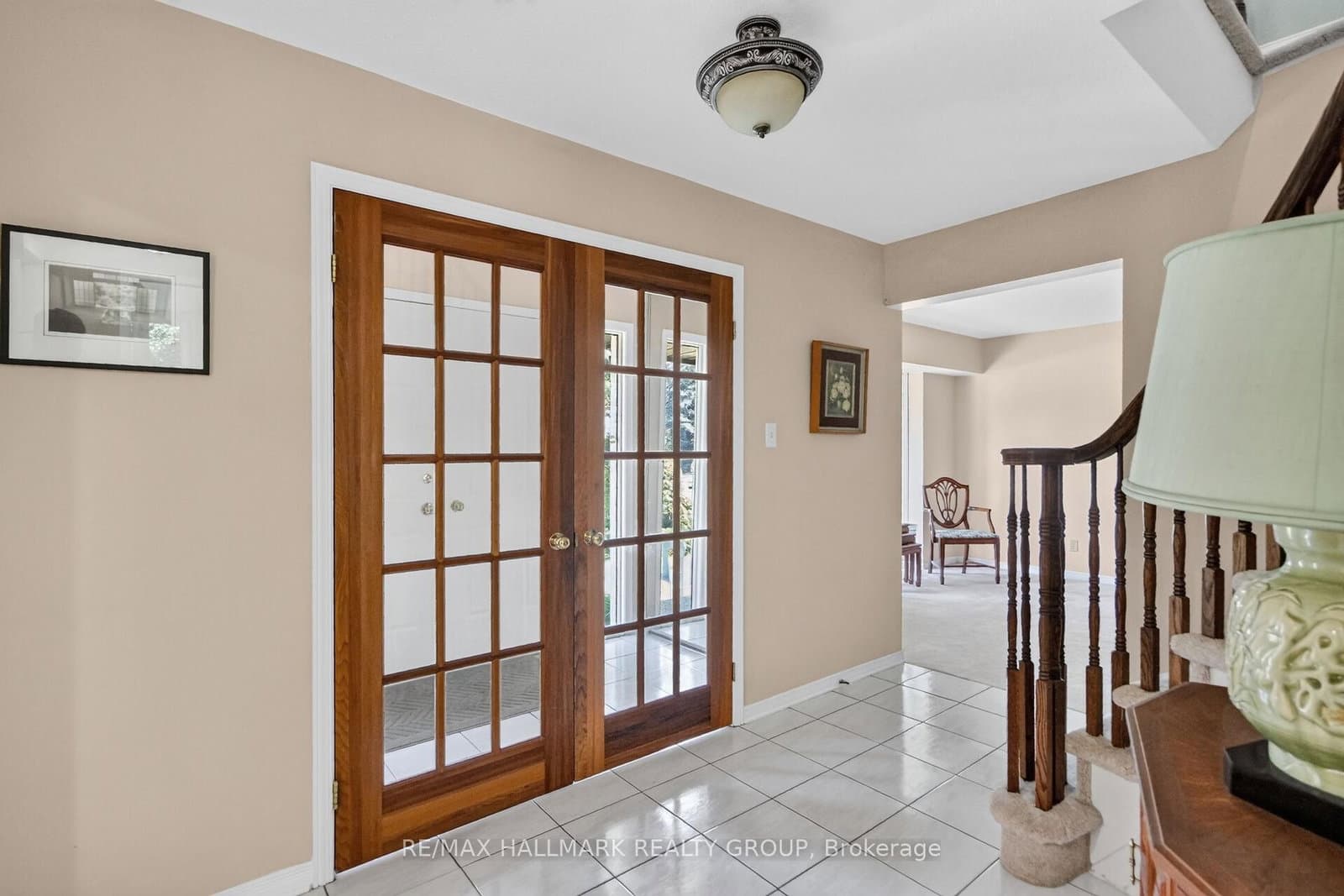 9 Halldorson Crescent, Kanata, ON — photo 3