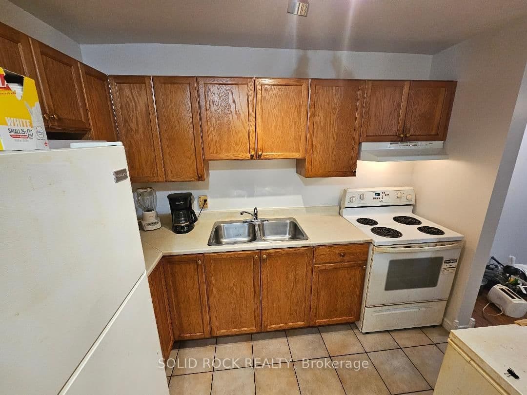 304 - 2000 Jasmine Crescent, Ottawa, ON — photo 2