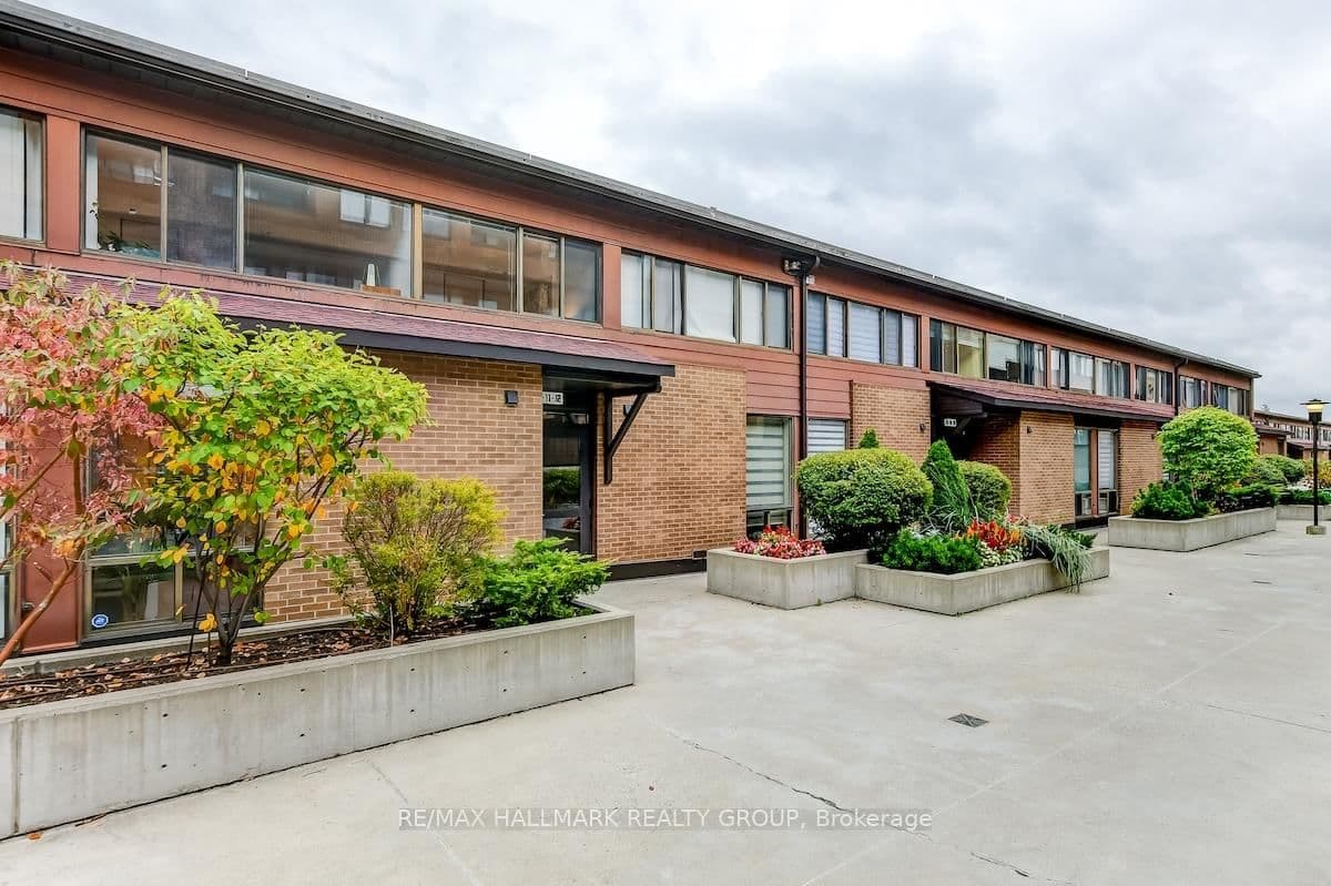 4 - 525 St. Laurent Boulevard, Ottawa, ON