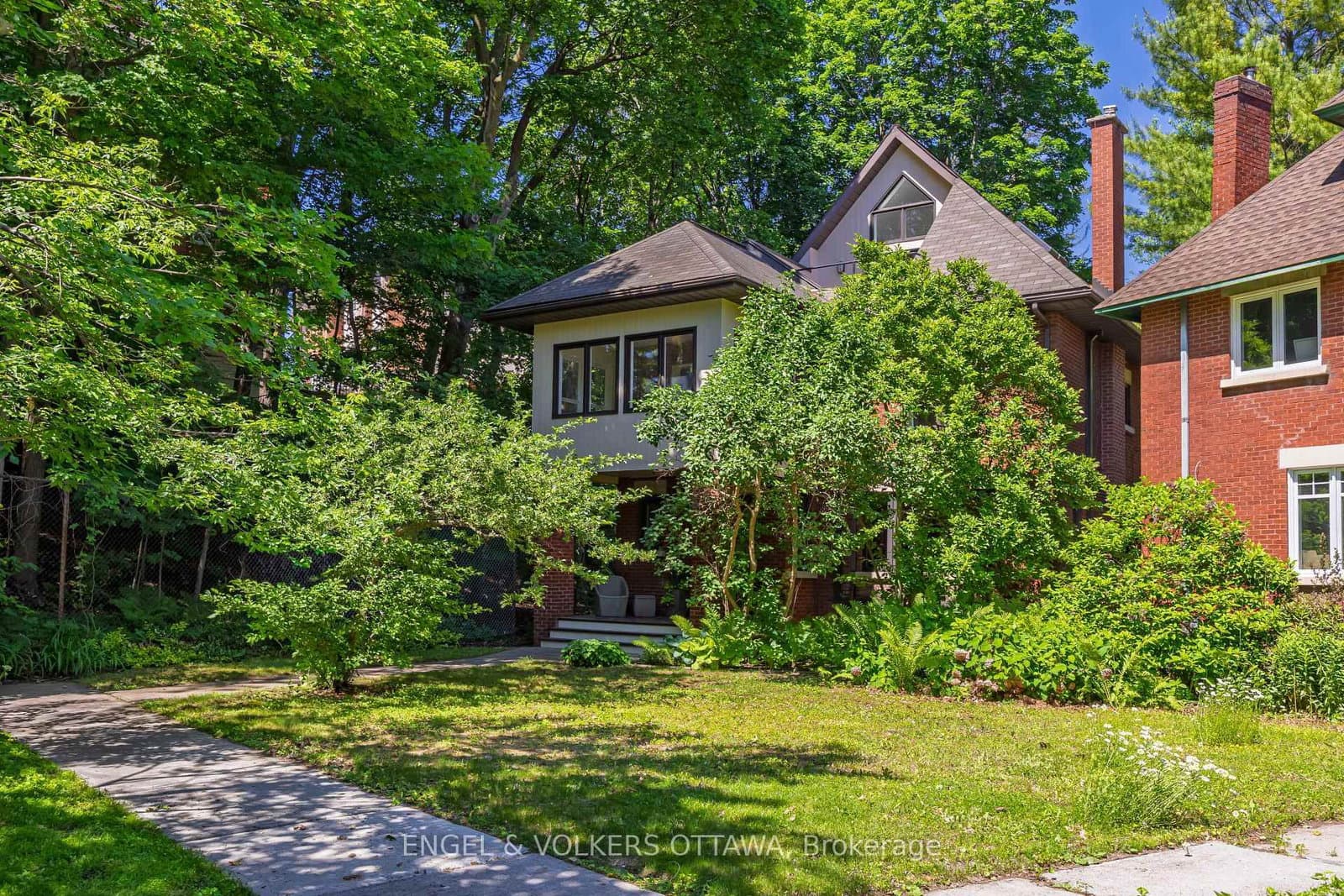 516 Queen Elizabeth Drive, Ottawa, ON