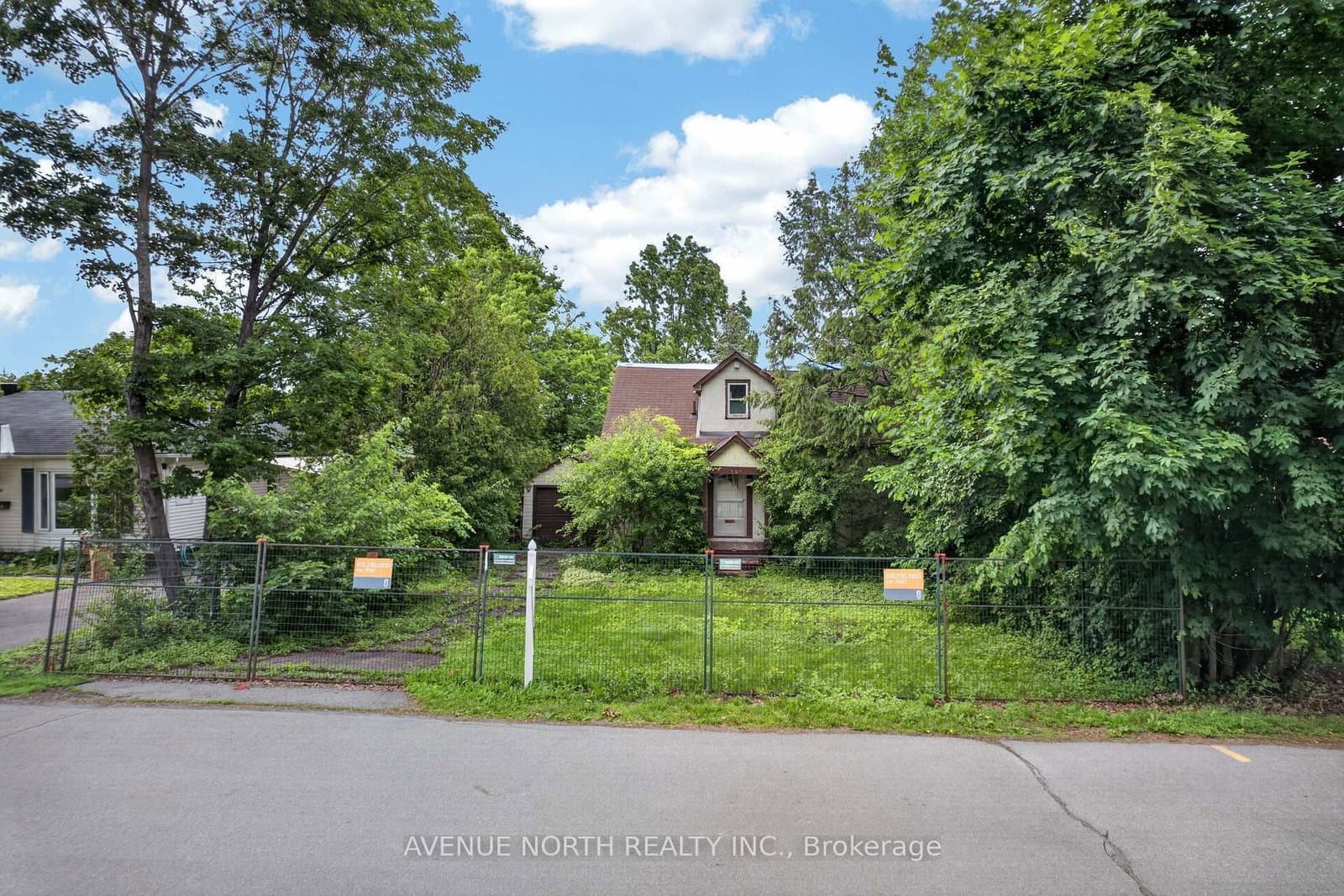 305 Mountbatten Avenue, Ottawa, ON