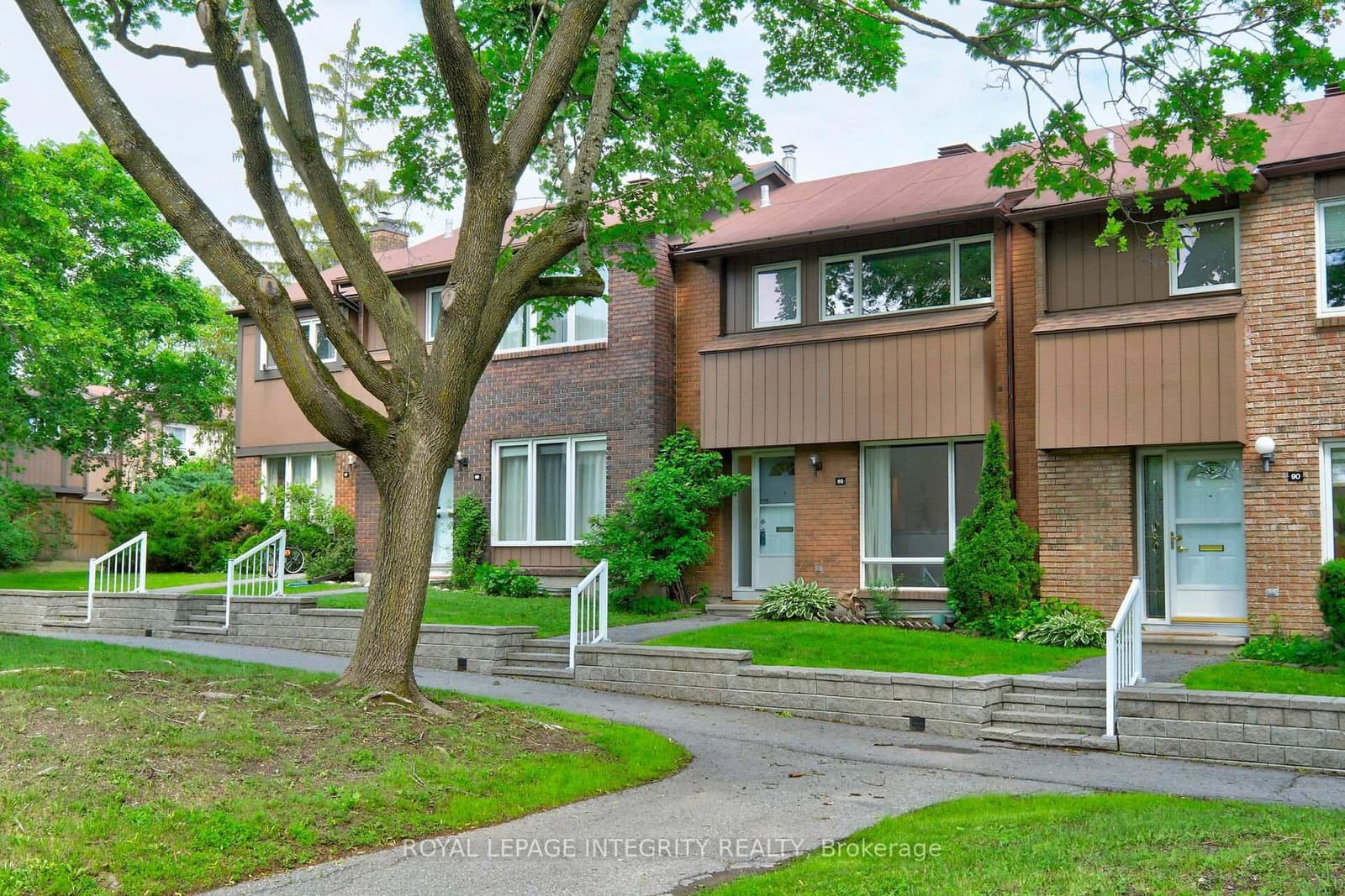 2111 Montreal Road, Ottawa, ON — photo 2