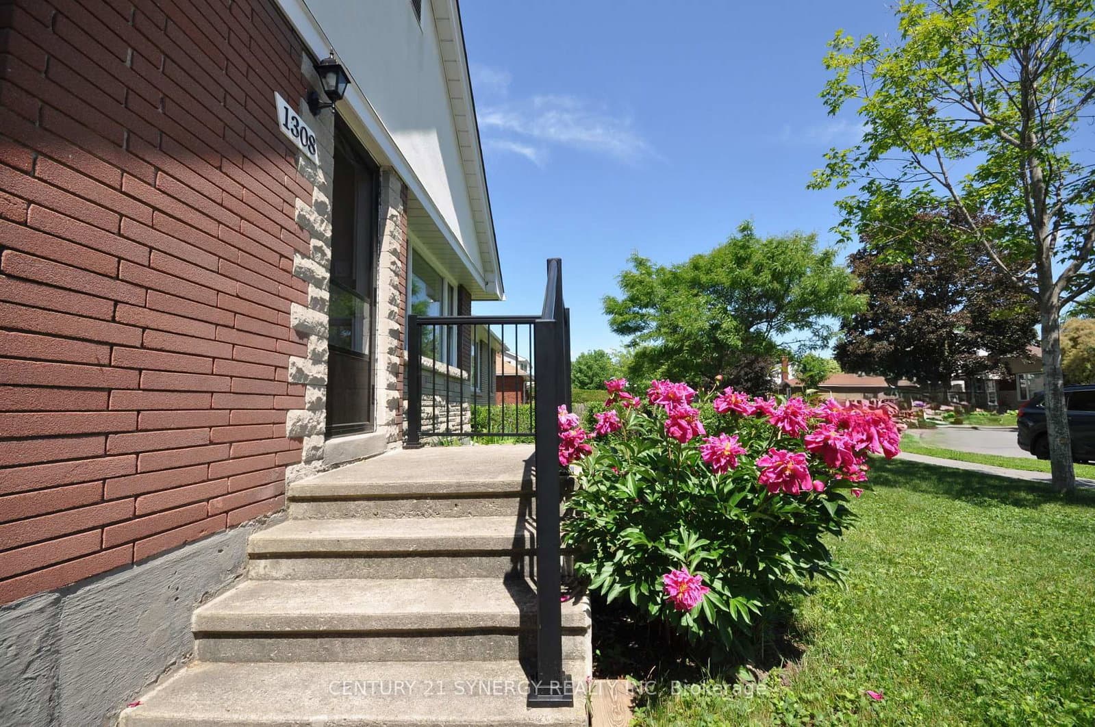 1308 Erindale Drive, Ottawa, ON — photo 2