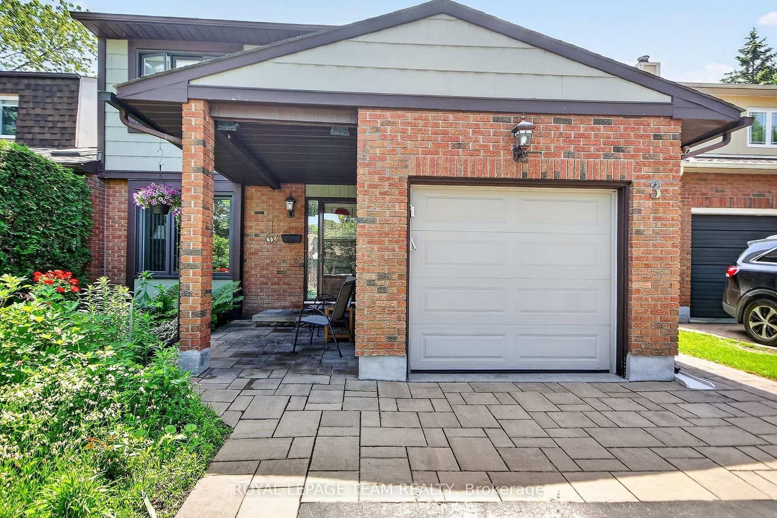 3 Haywood Crescent, Kanata, ON — photo 2