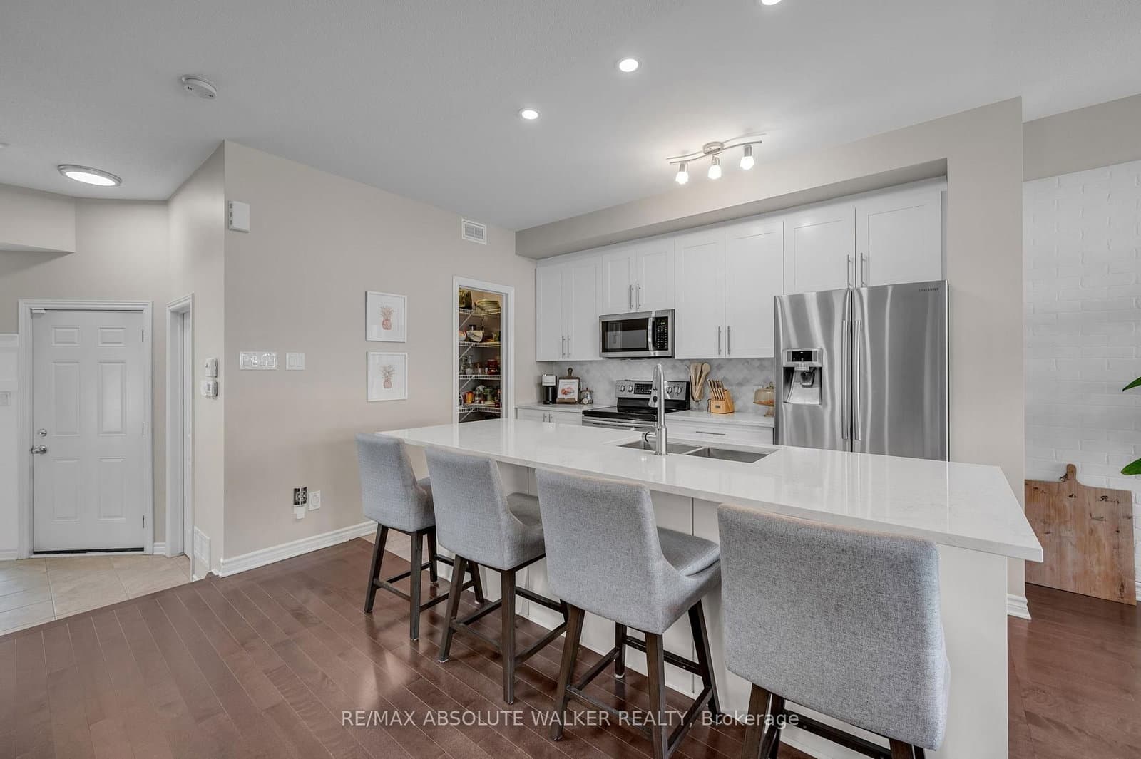 400 Gerry Lalonde Drive, Ottawa, ON — photo 3