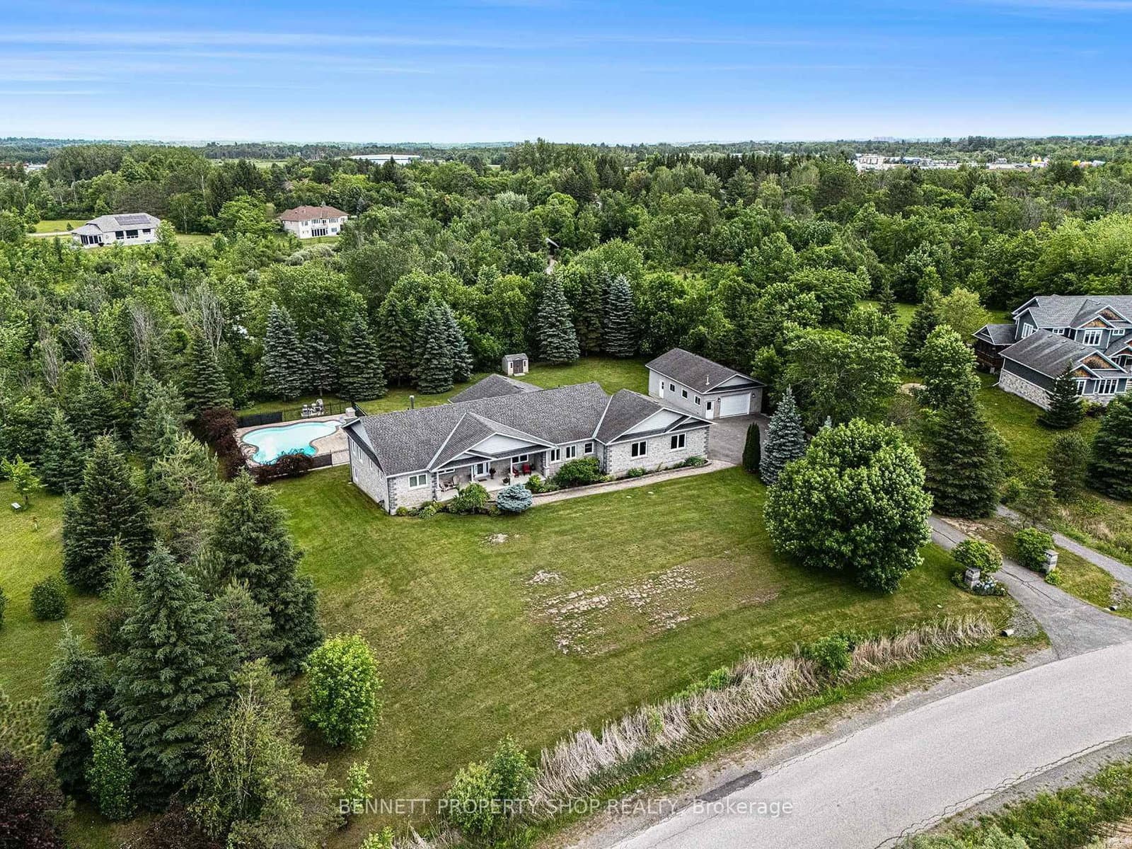 121 Covered Bridge Way, Carp, ON