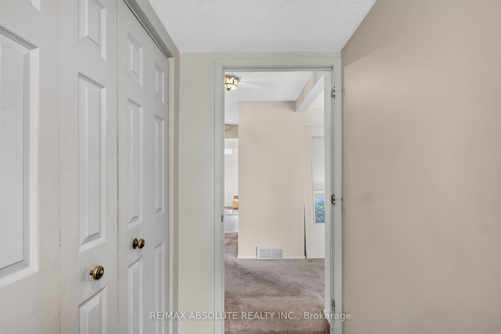 32 Sage Crescent, Barrhaven, ON — photo 3