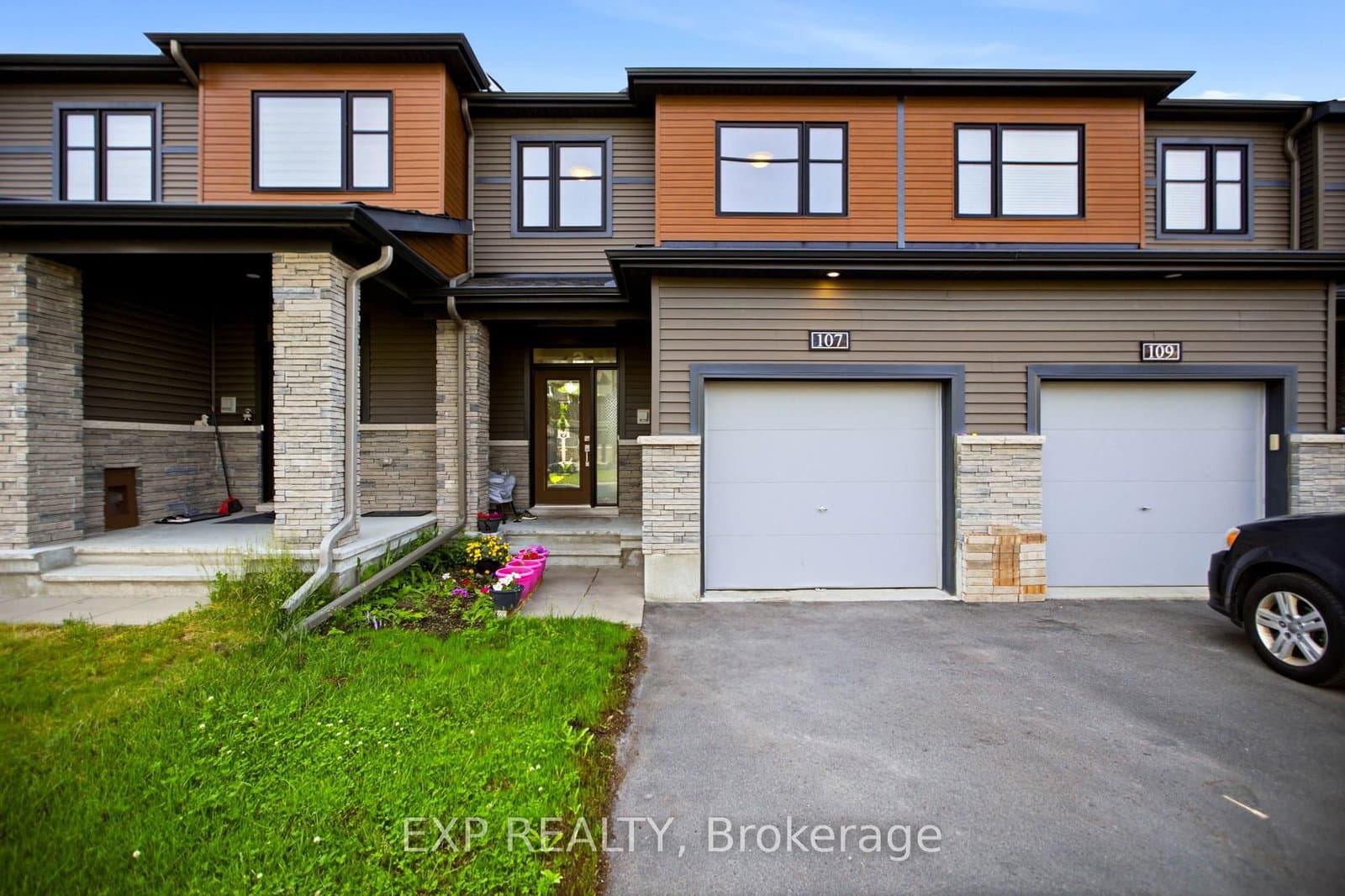 107 Teelin Circle, Ottawa, ON