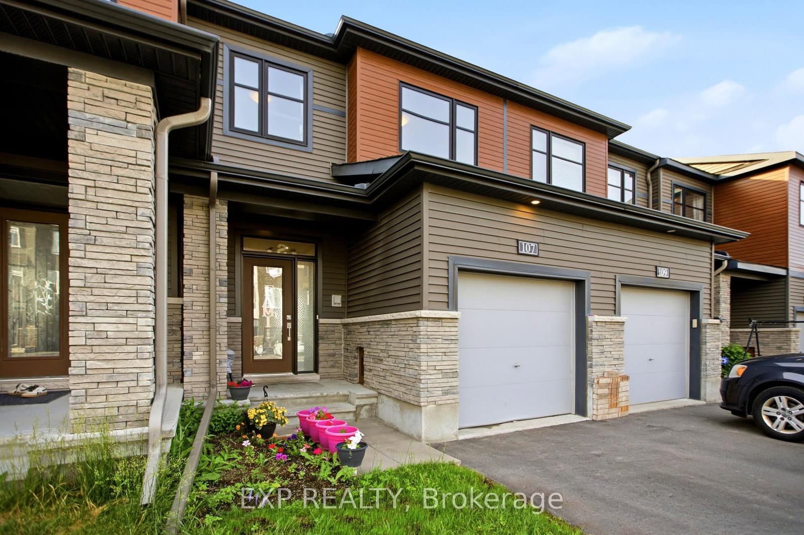 107 Teelin Circle, Ottawa, ON — photo 3