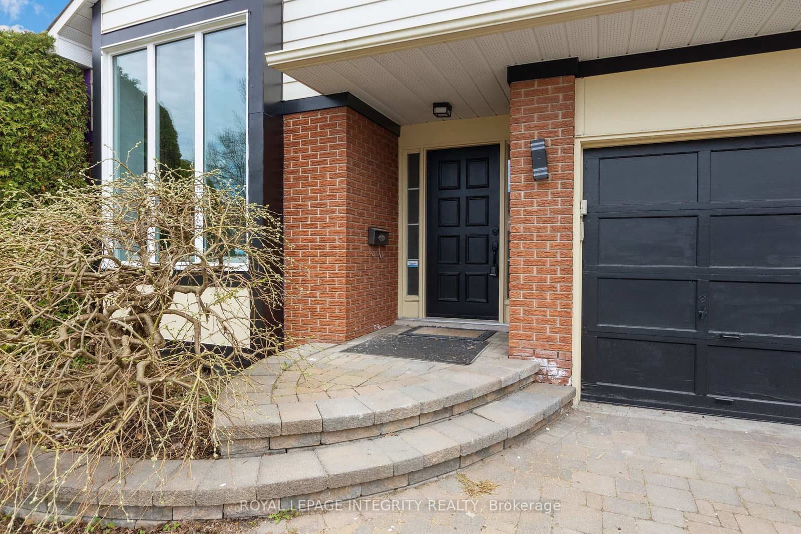 6368 Viseneau Drive, Orleans, ON — photo 3