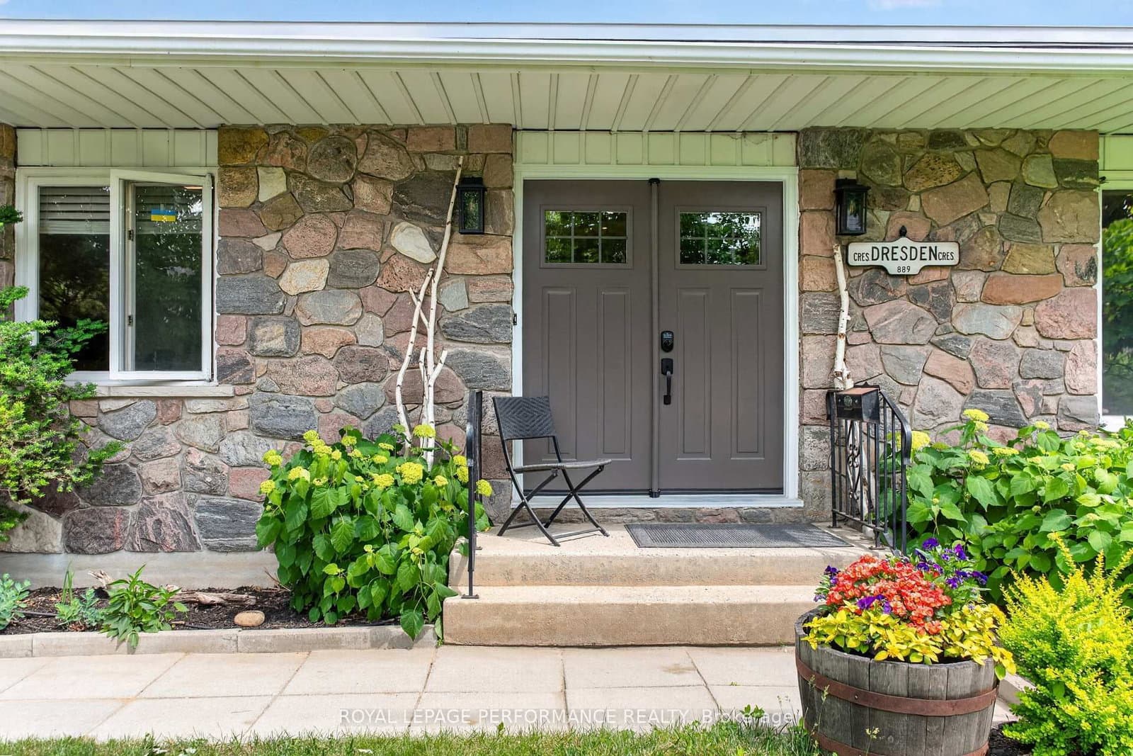 889 Dresden Crescent, Ottawa, ON — photo 3