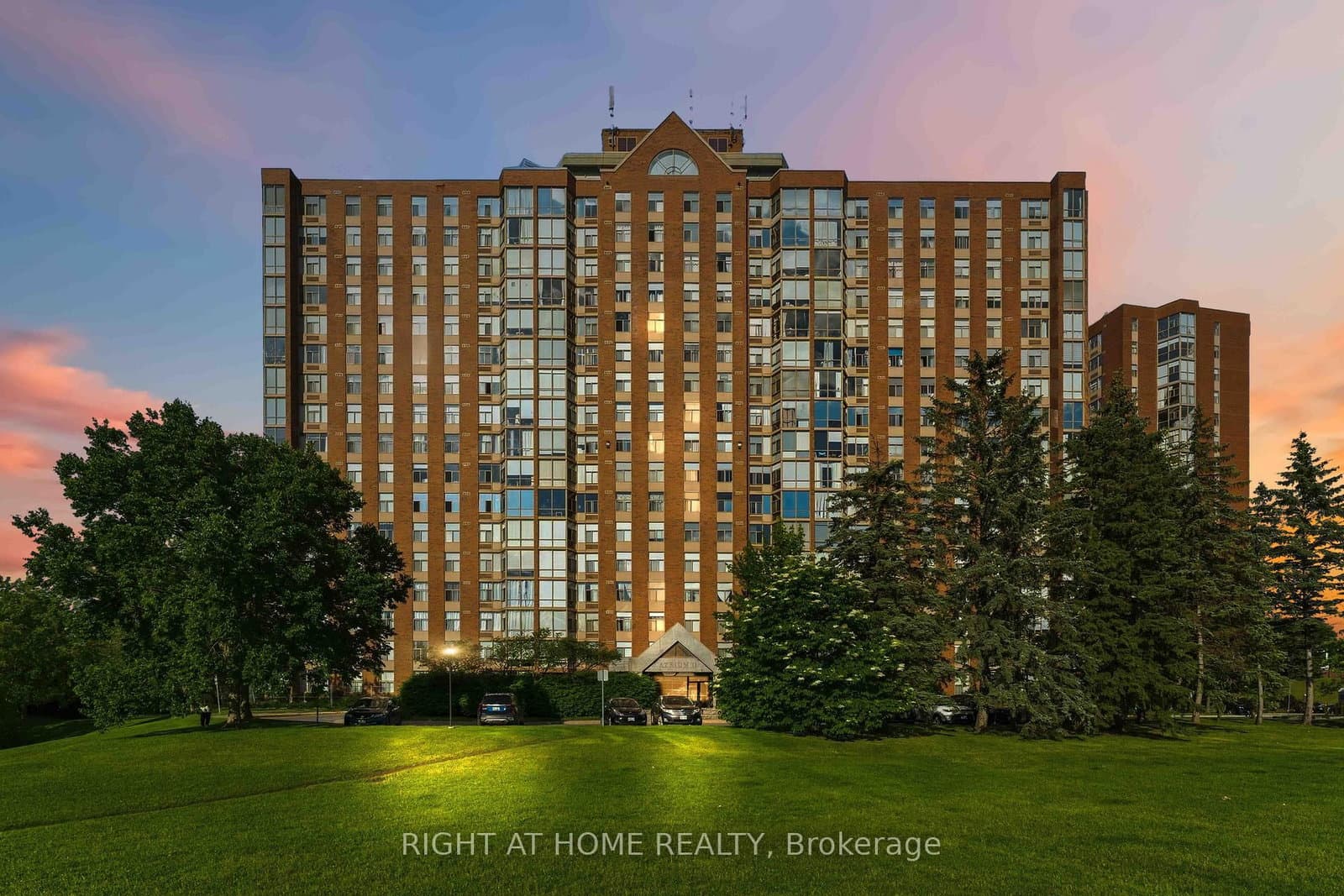 911 - 2759 Carousel Crescent, Ottawa, ON