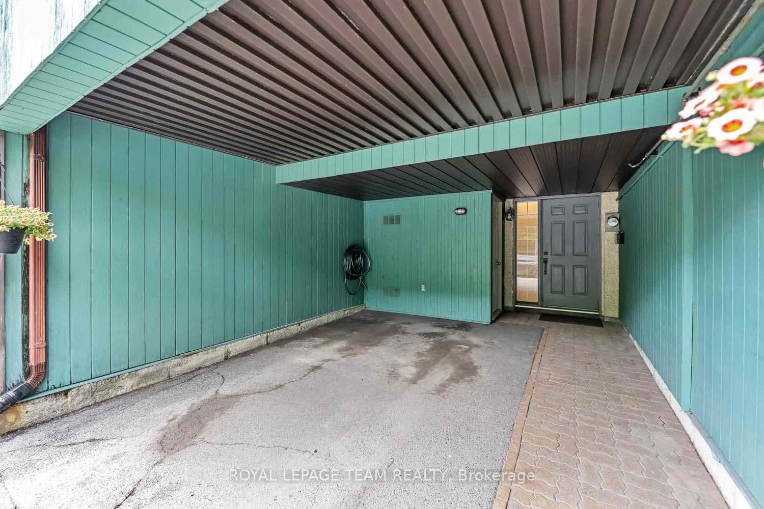 215 Booth Street, Ottawa, ON — photo 3