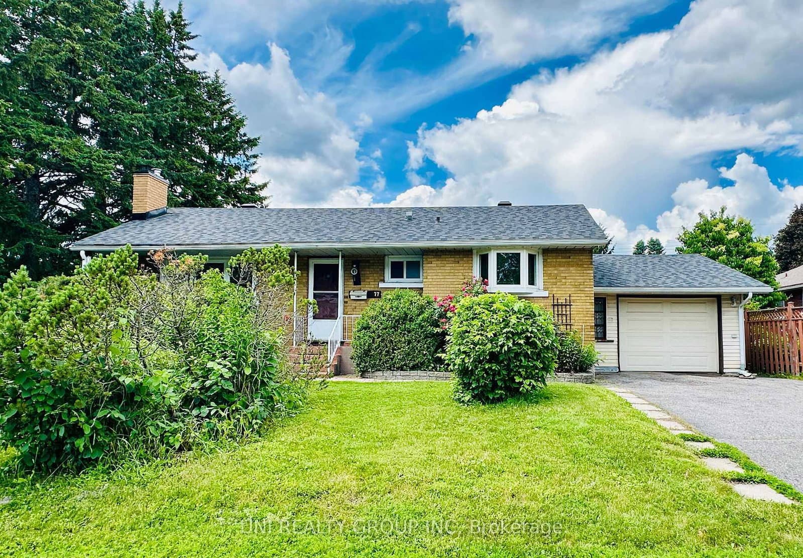 77 Meadowlands Drive, Ottawa, ON