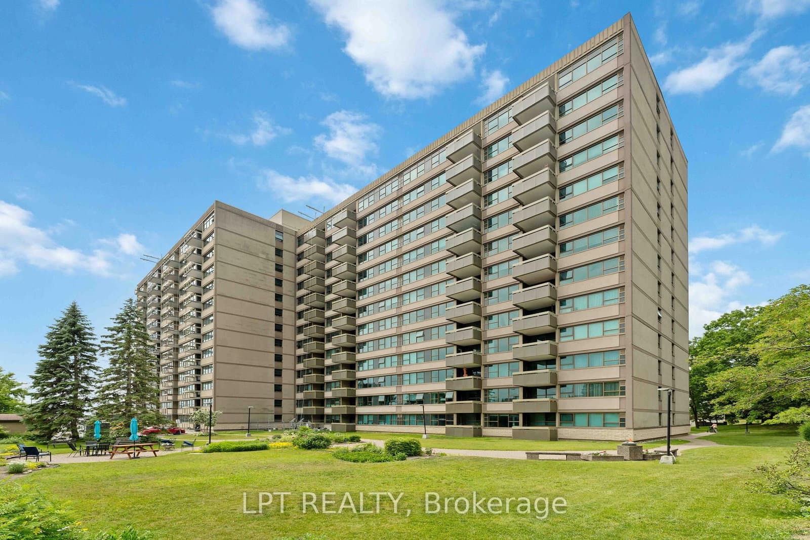 314 - 555 Brittany Drive, Ottawa, ON