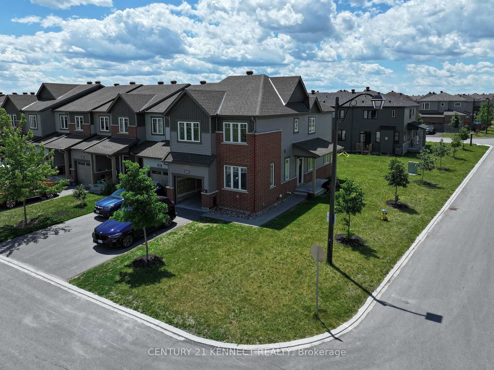 1001 Ballyhale Heights, Ottawa, ON — photo 2