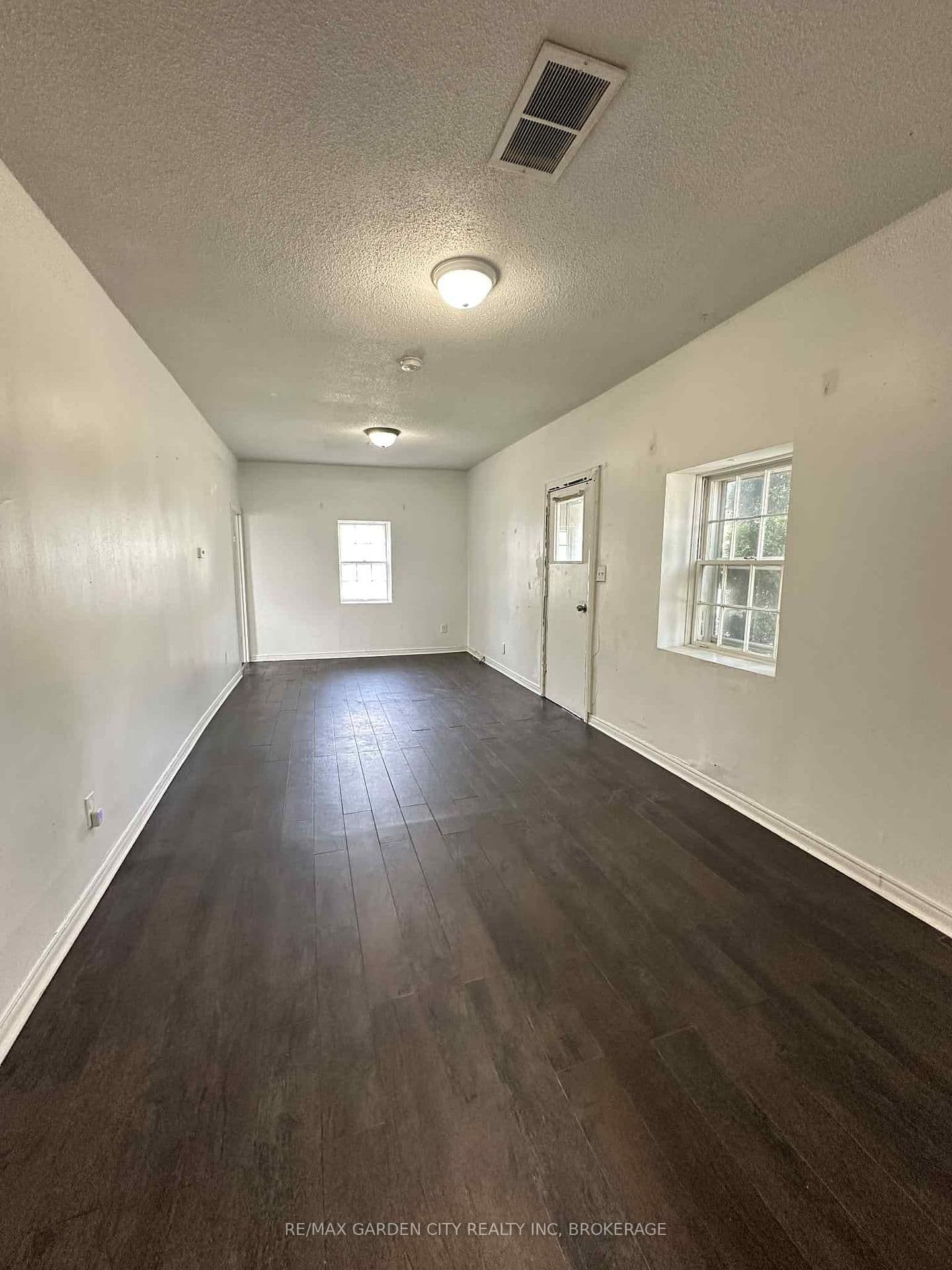Unit #1 - 29 Rykert Street, St. Catharines, ON — photo 2