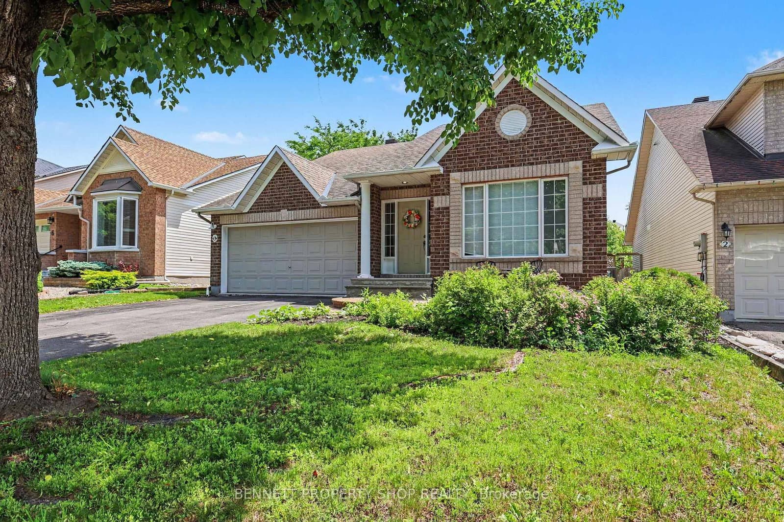 4 Burnstead Crescent, Ottawa, ON — photo 2