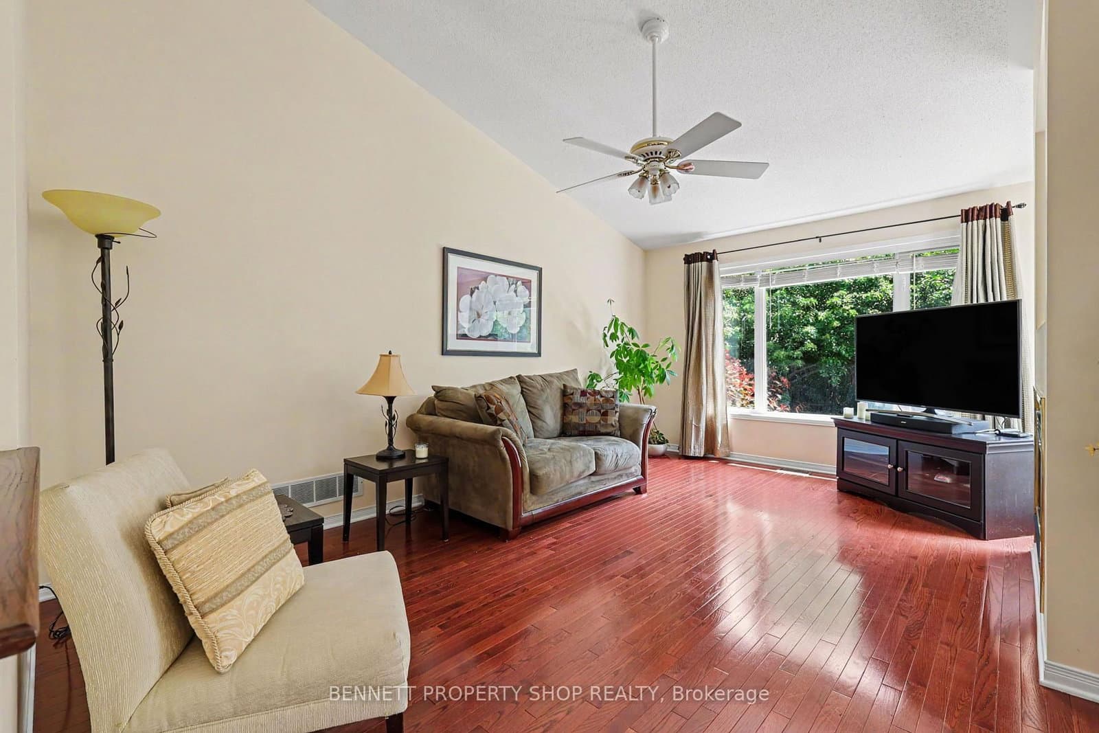 4 Burnstead Crescent, Ottawa, ON — photo 3