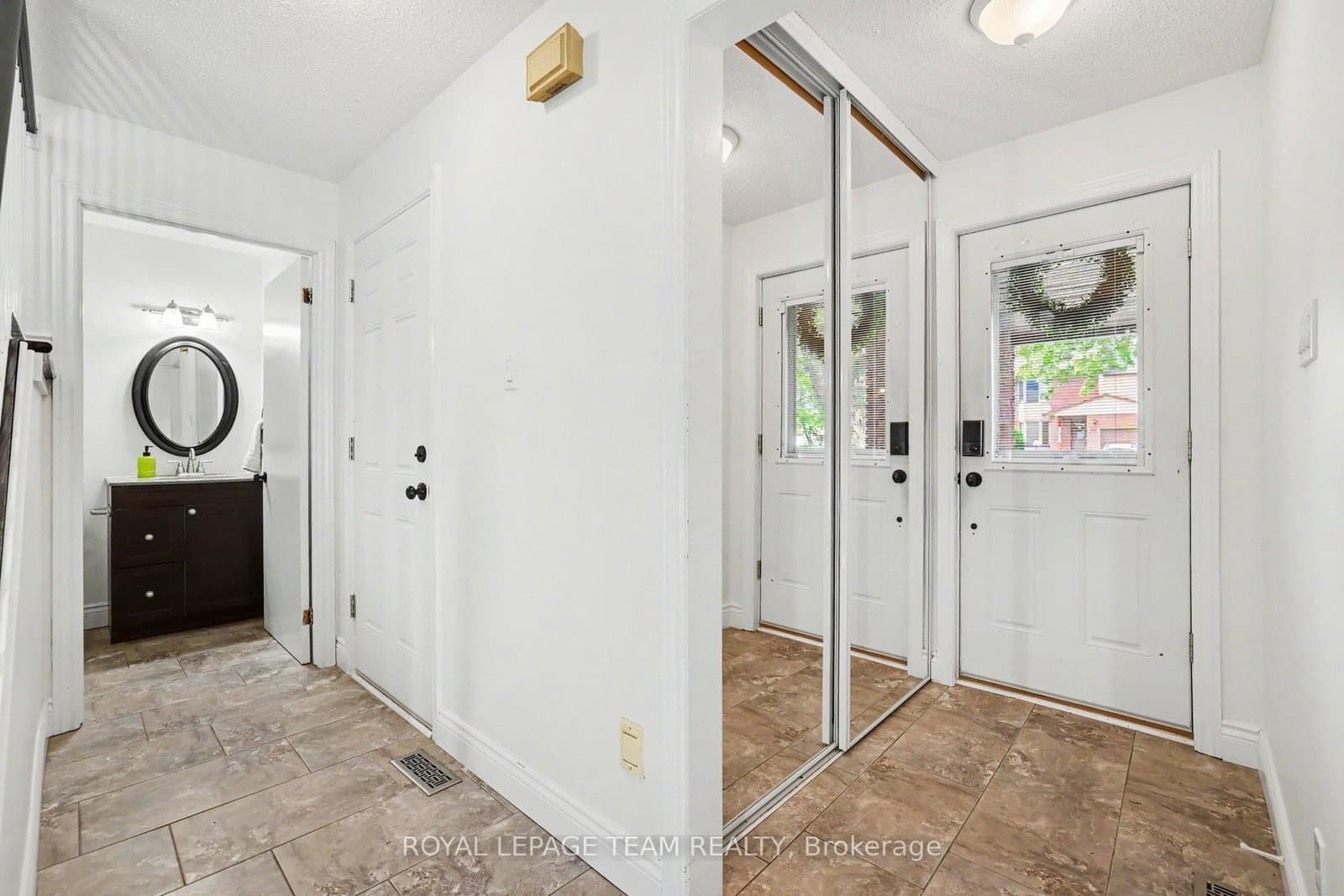26 Bernier Terrace, Ottawa, ON — photo 3