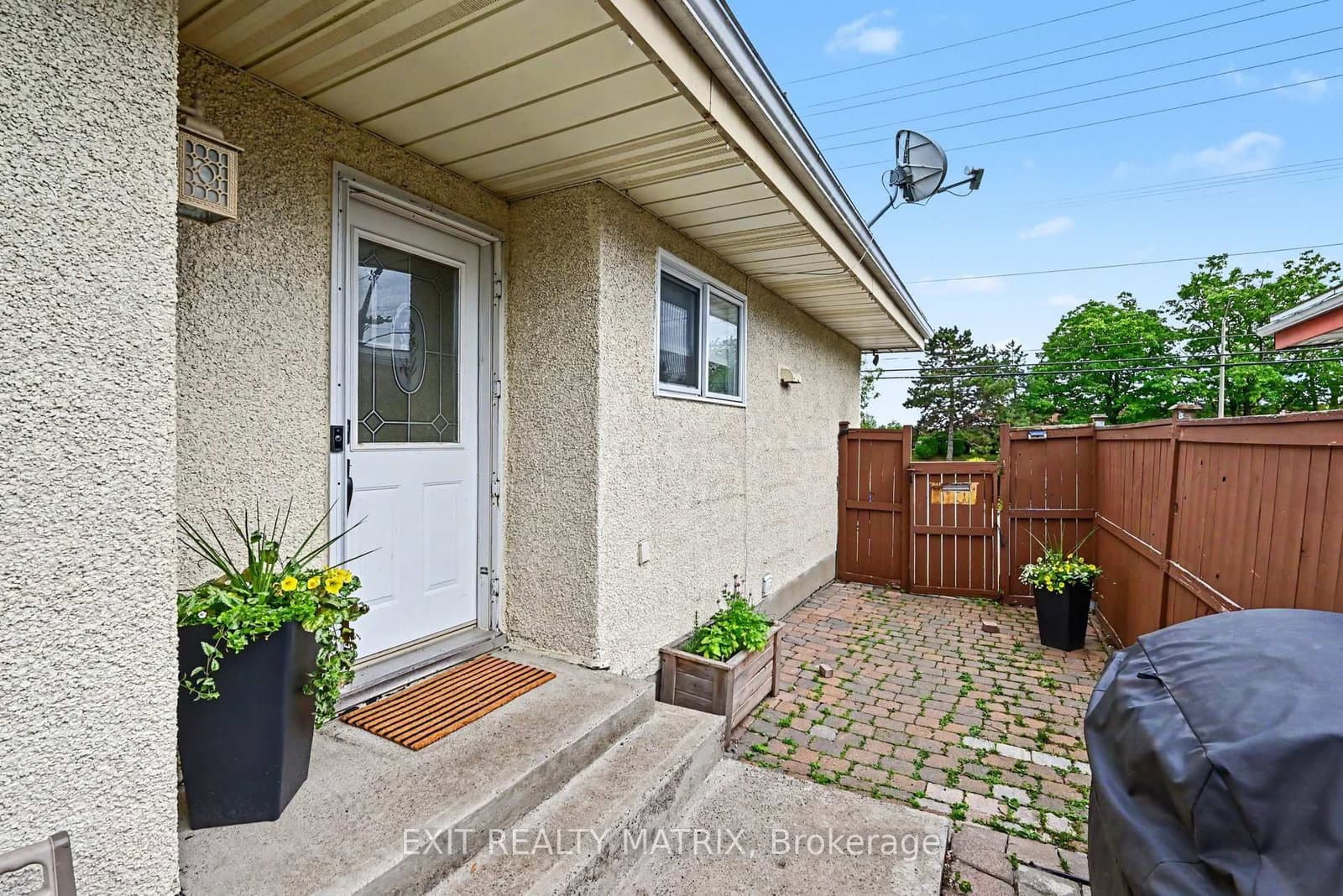 2385 Walkley Road, Ottawa, ON — photo 2