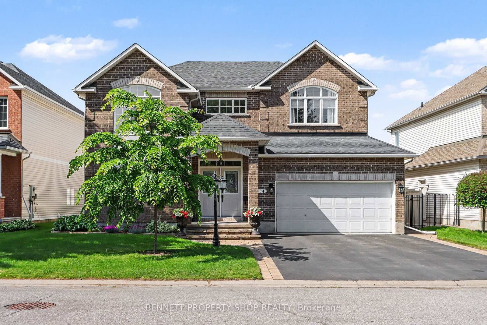 14 Sachs Forest Place, Ottawa, ON