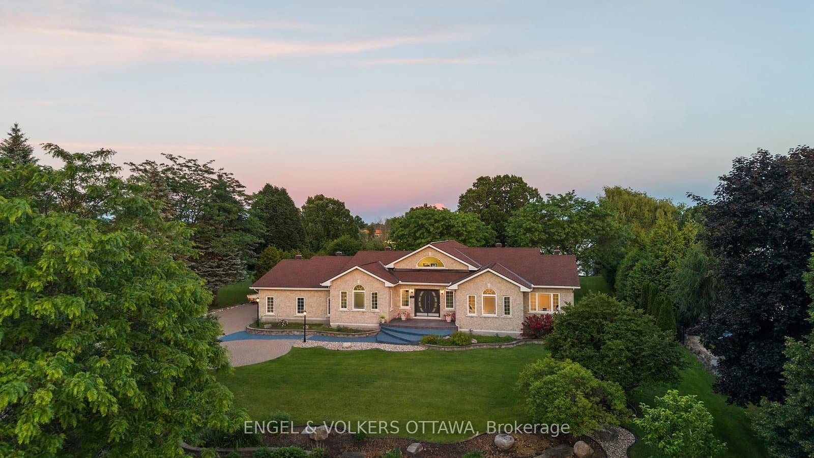 1562 Lakeshore Drive, Ottawa, ON — photo 2