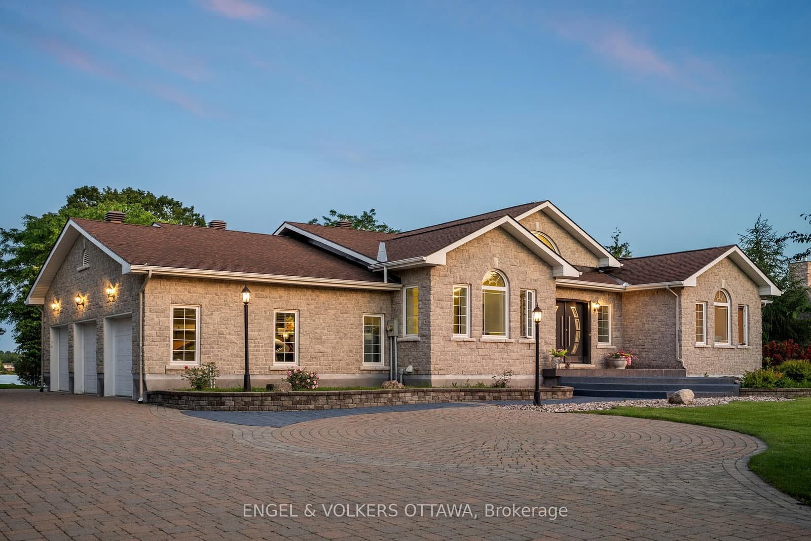 1562 Lakeshore Drive, Ottawa, ON — photo 3