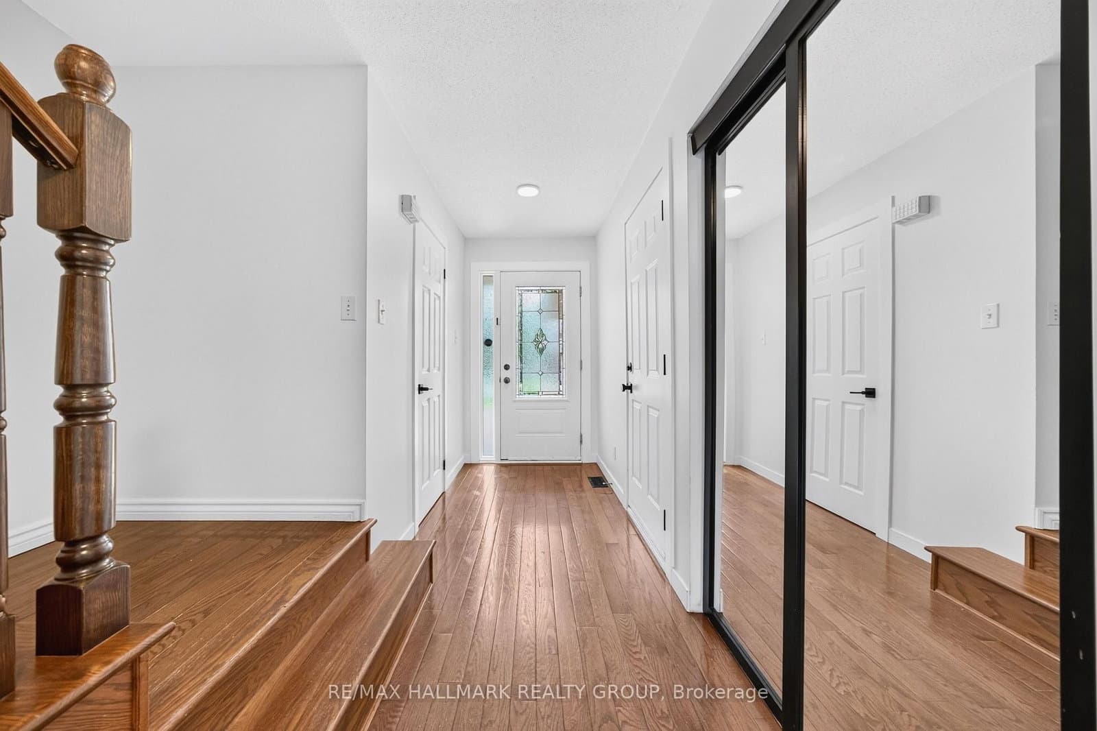 45 Birchbank Crescent, Kanata, ON — photo 2