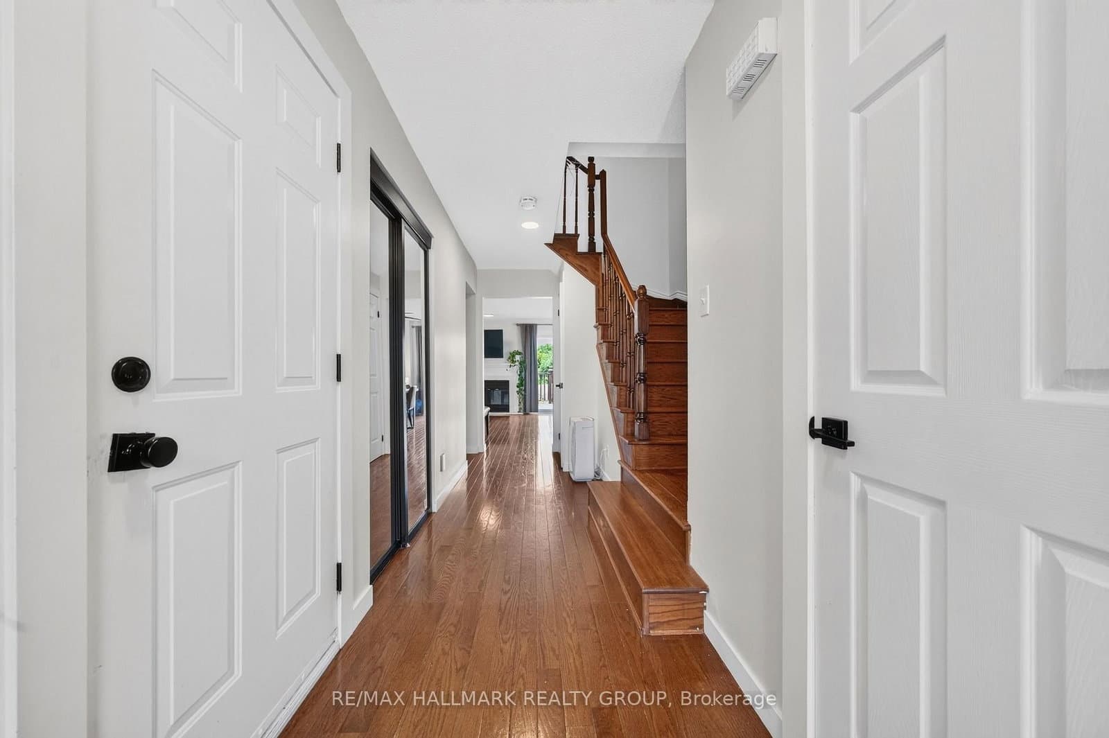 45 Birchbank Crescent, Kanata, ON — photo 3